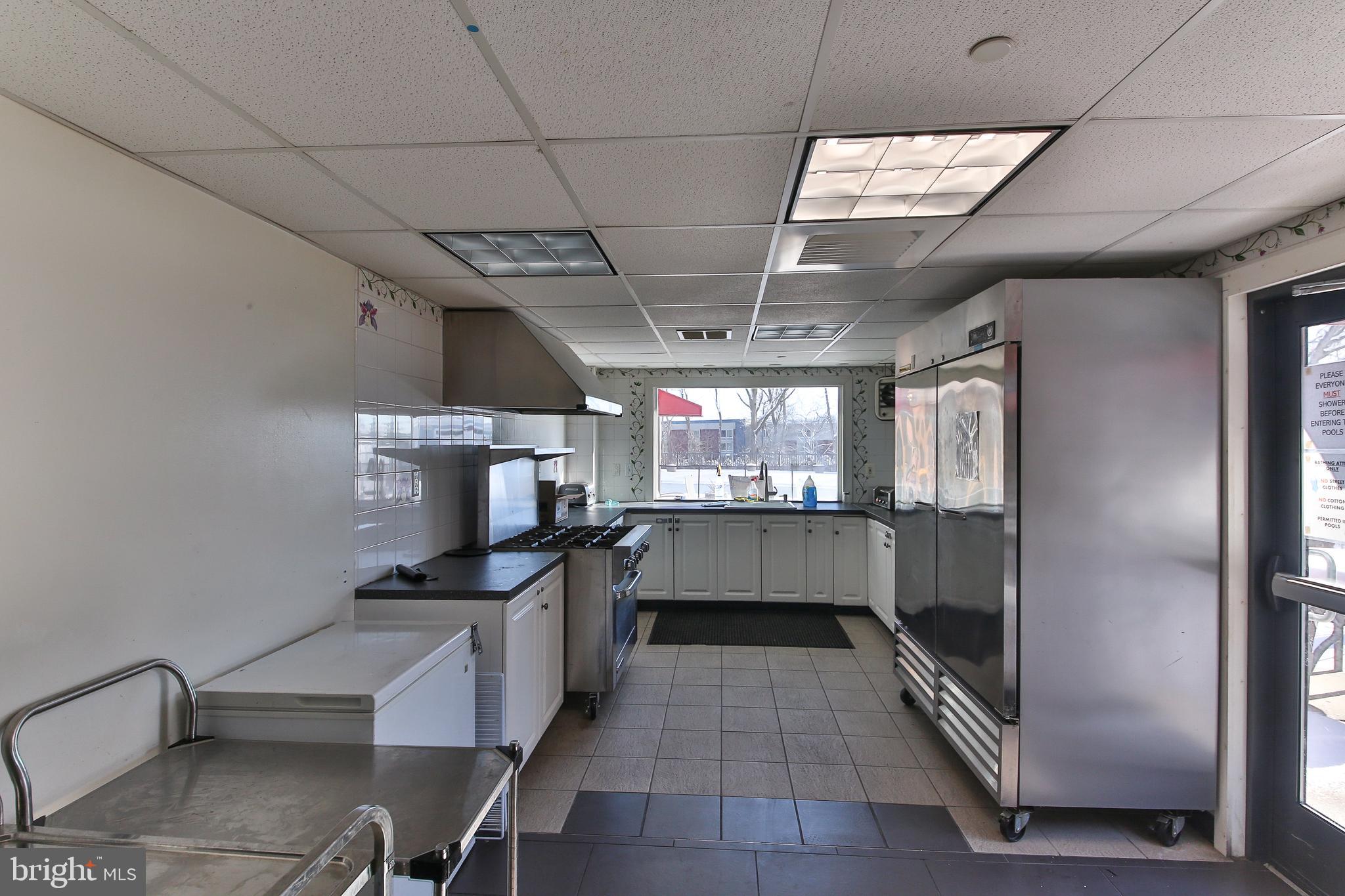 VALLEY FORGE TOWER - Residential