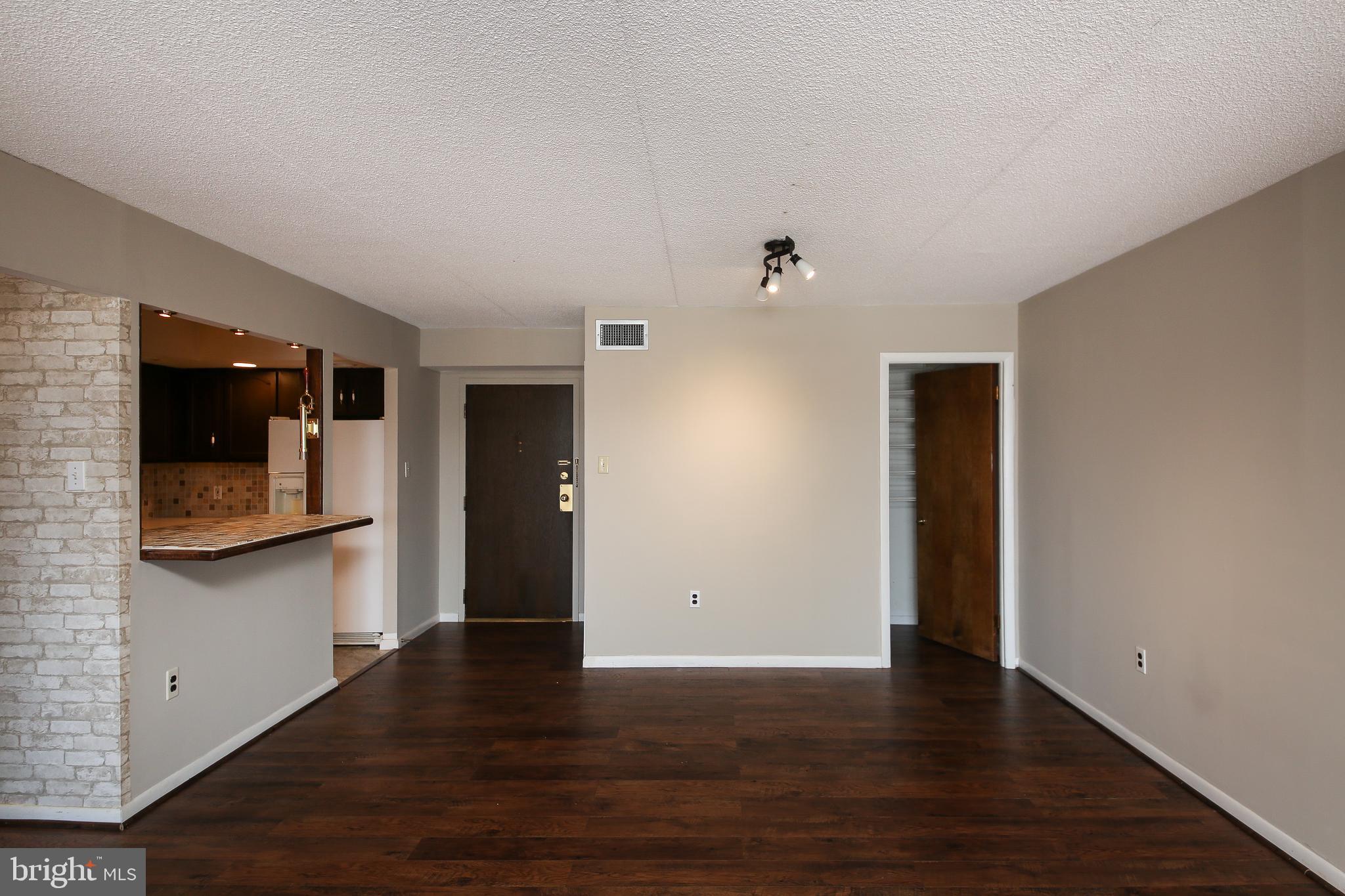 VALLEY FORGE TOWER - Residential