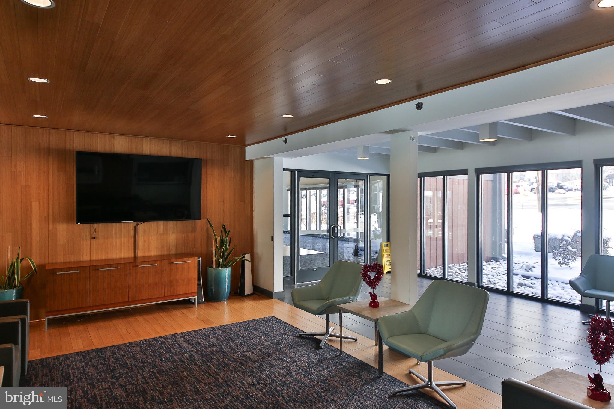 VALLEY FORGE TOWER - Residential