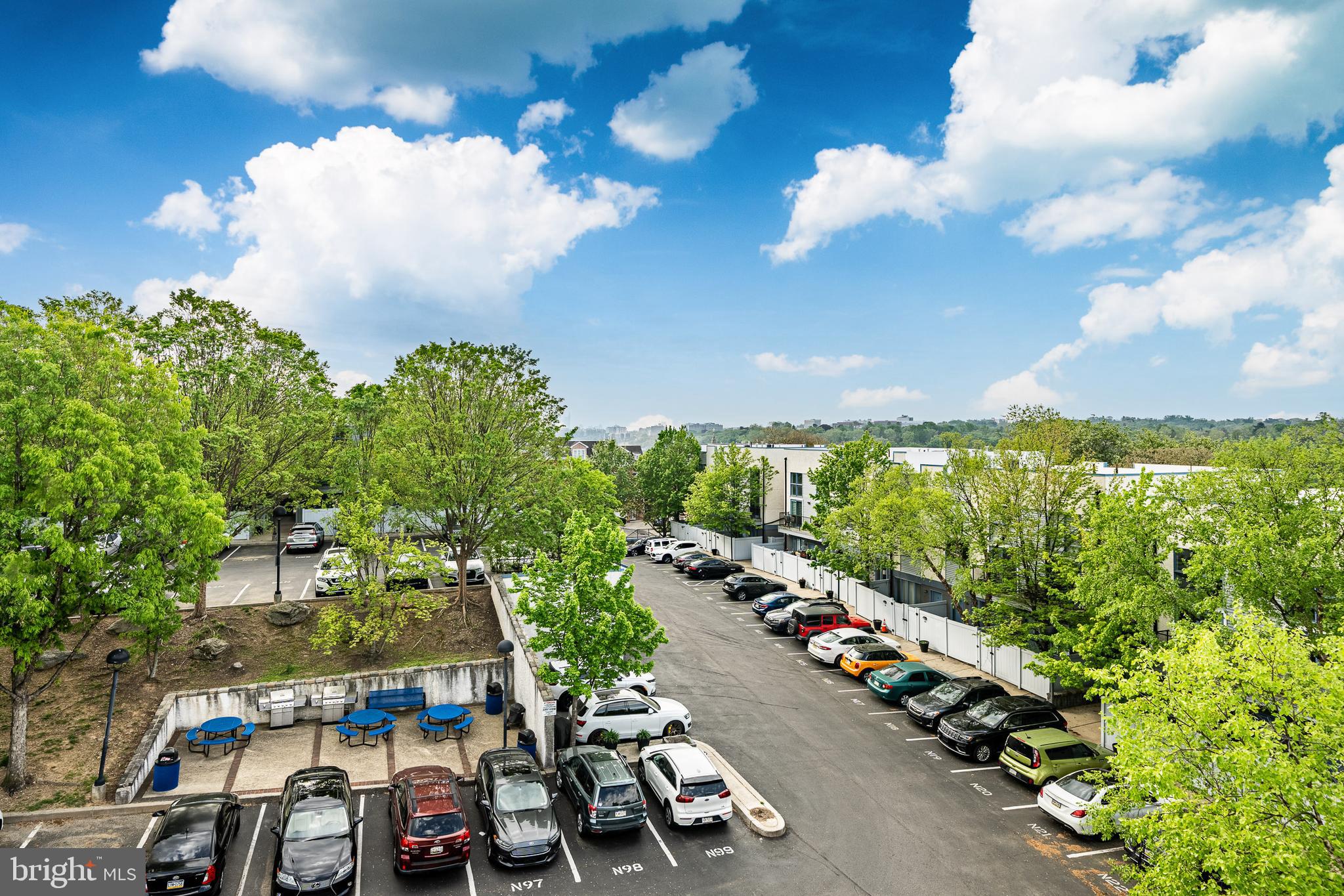 NOB HILL - Residential