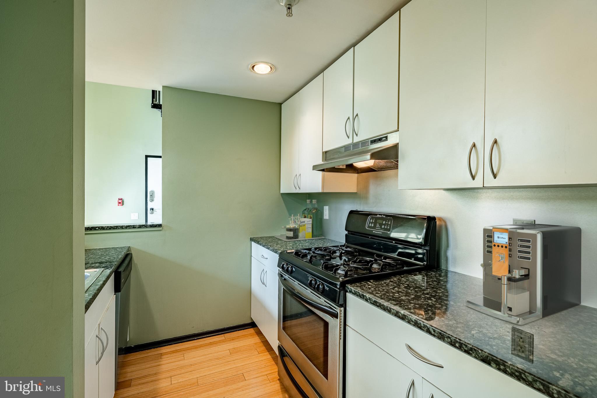 182 GAY STREET 606