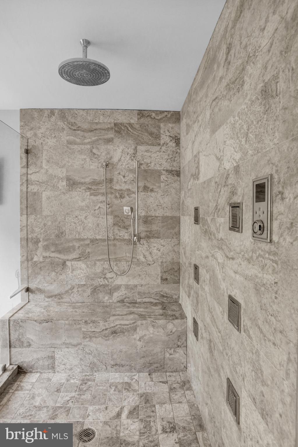 BIRDLAND - Residential