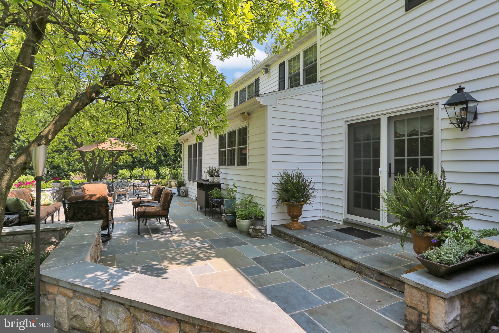 BIRDLAND - Residential