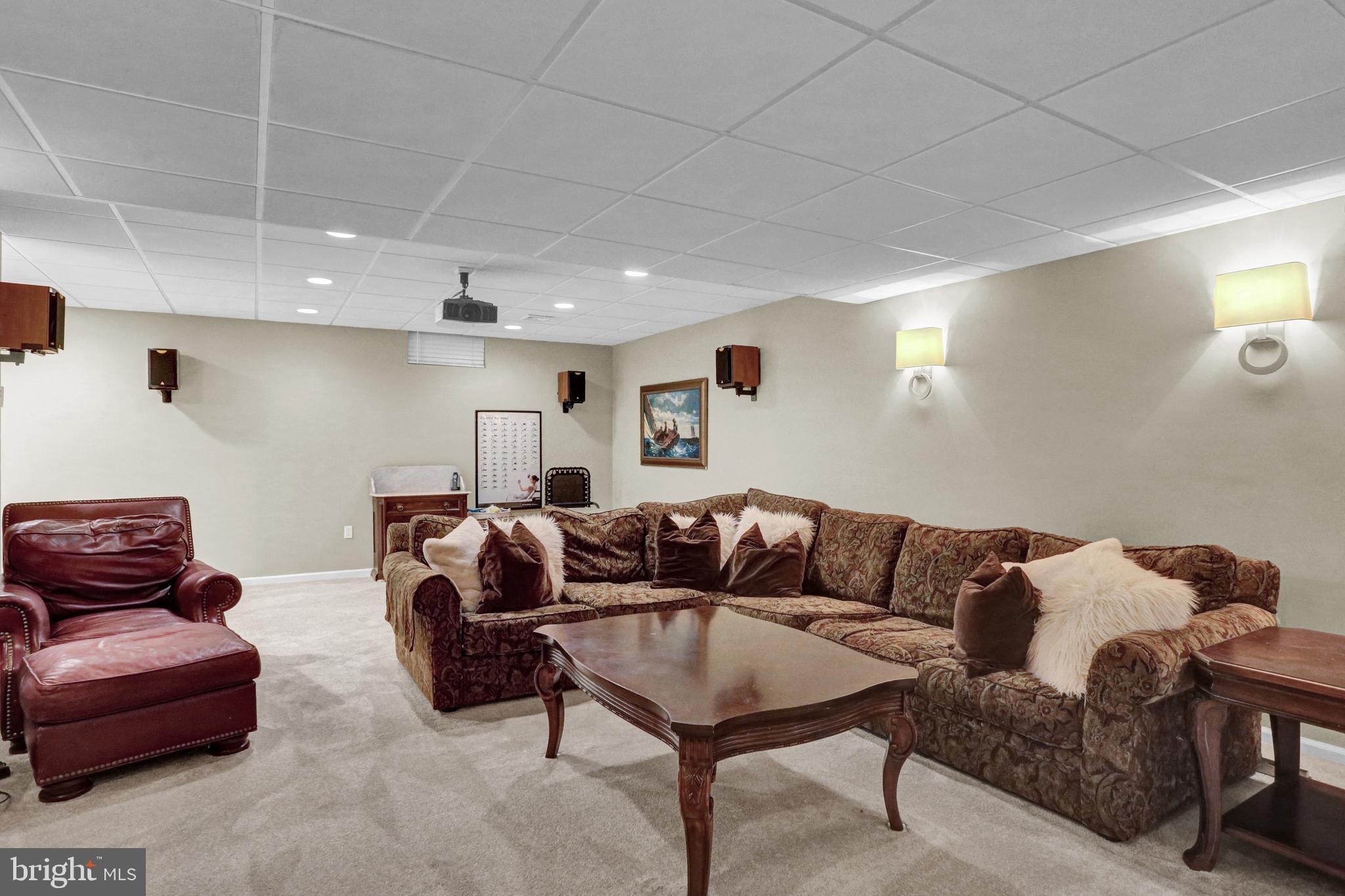 BIRDLAND - Residential