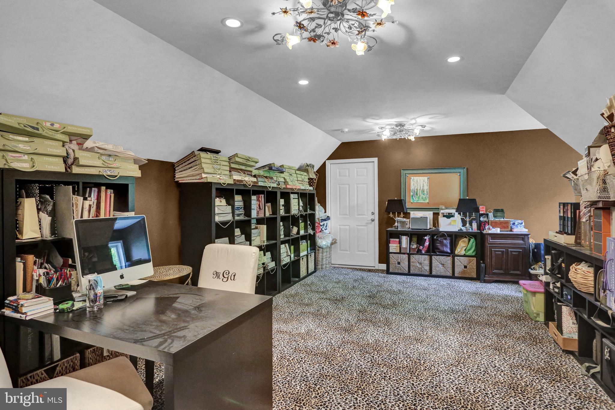 BIRDLAND - Residential