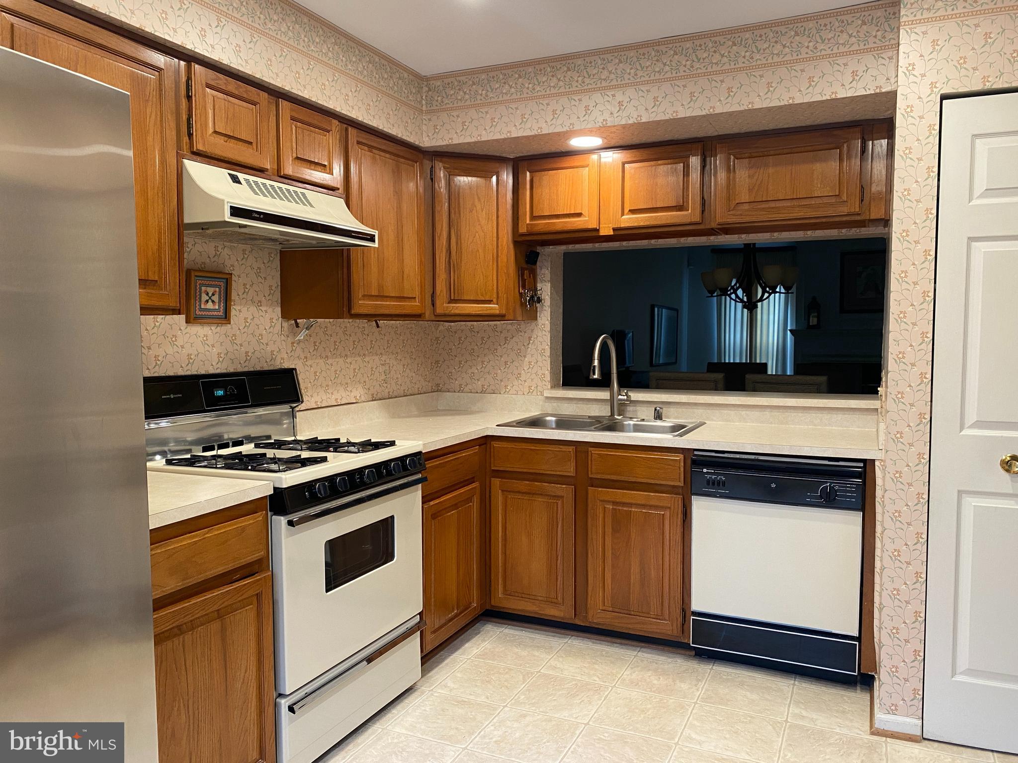 PINECREST - Residential