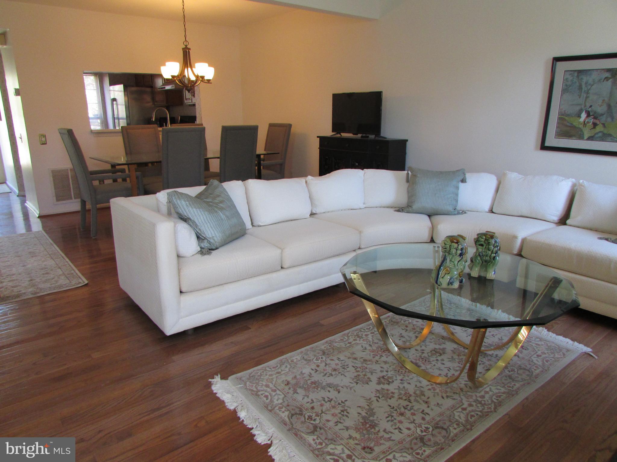 PINECREST - Residential