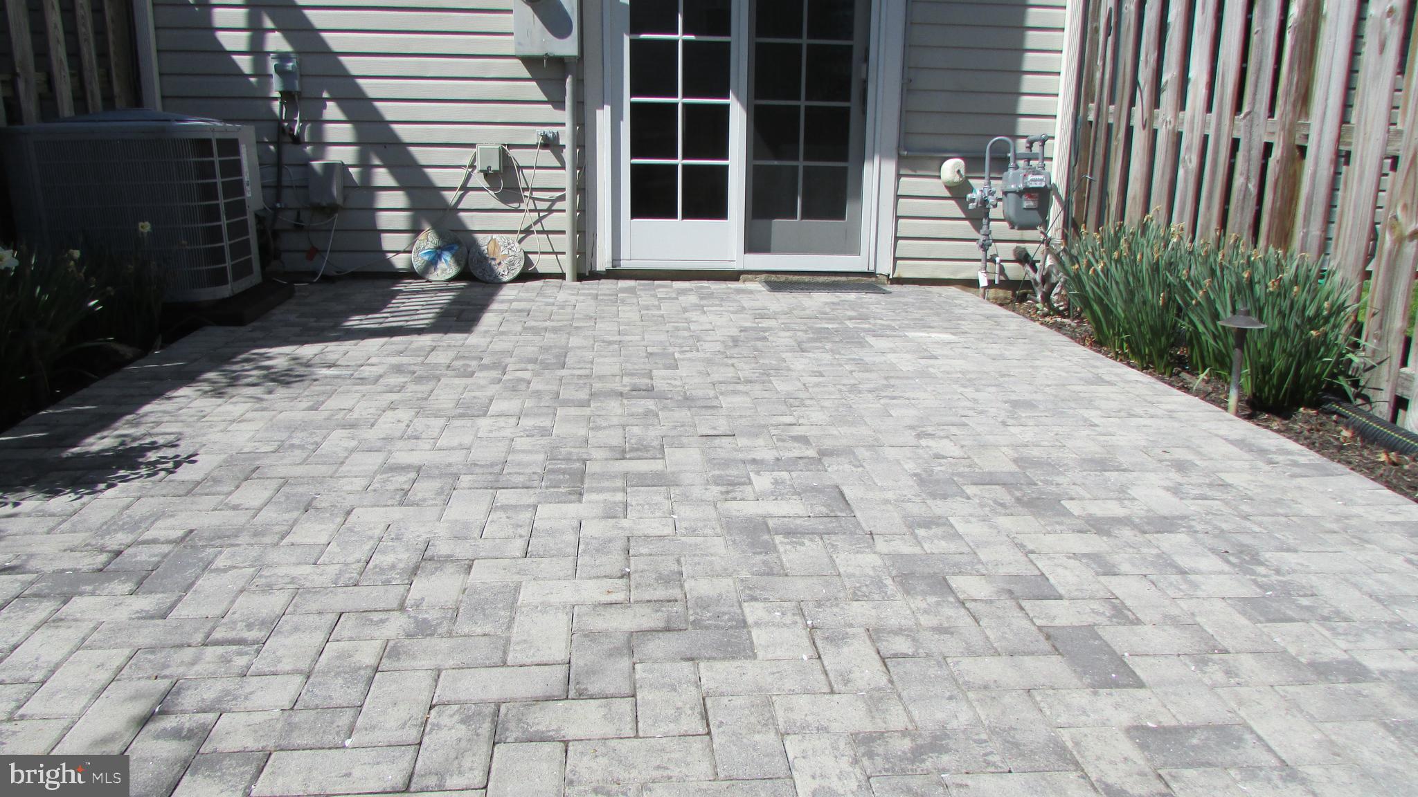 PINECREST - Residential