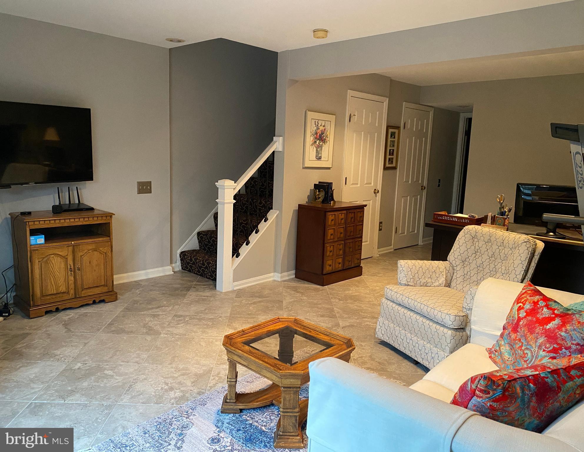 PINECREST - Residential