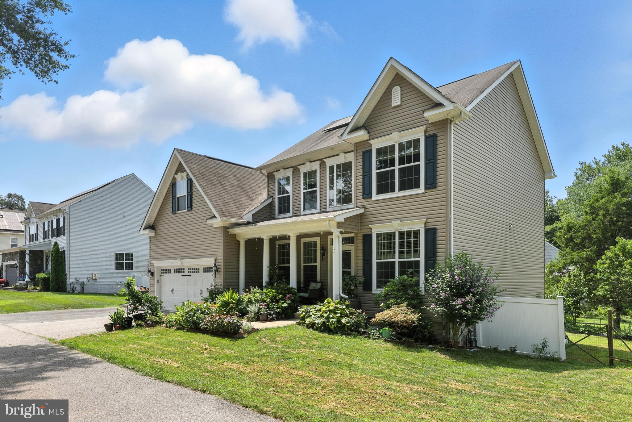 7911 BURKARD LANE