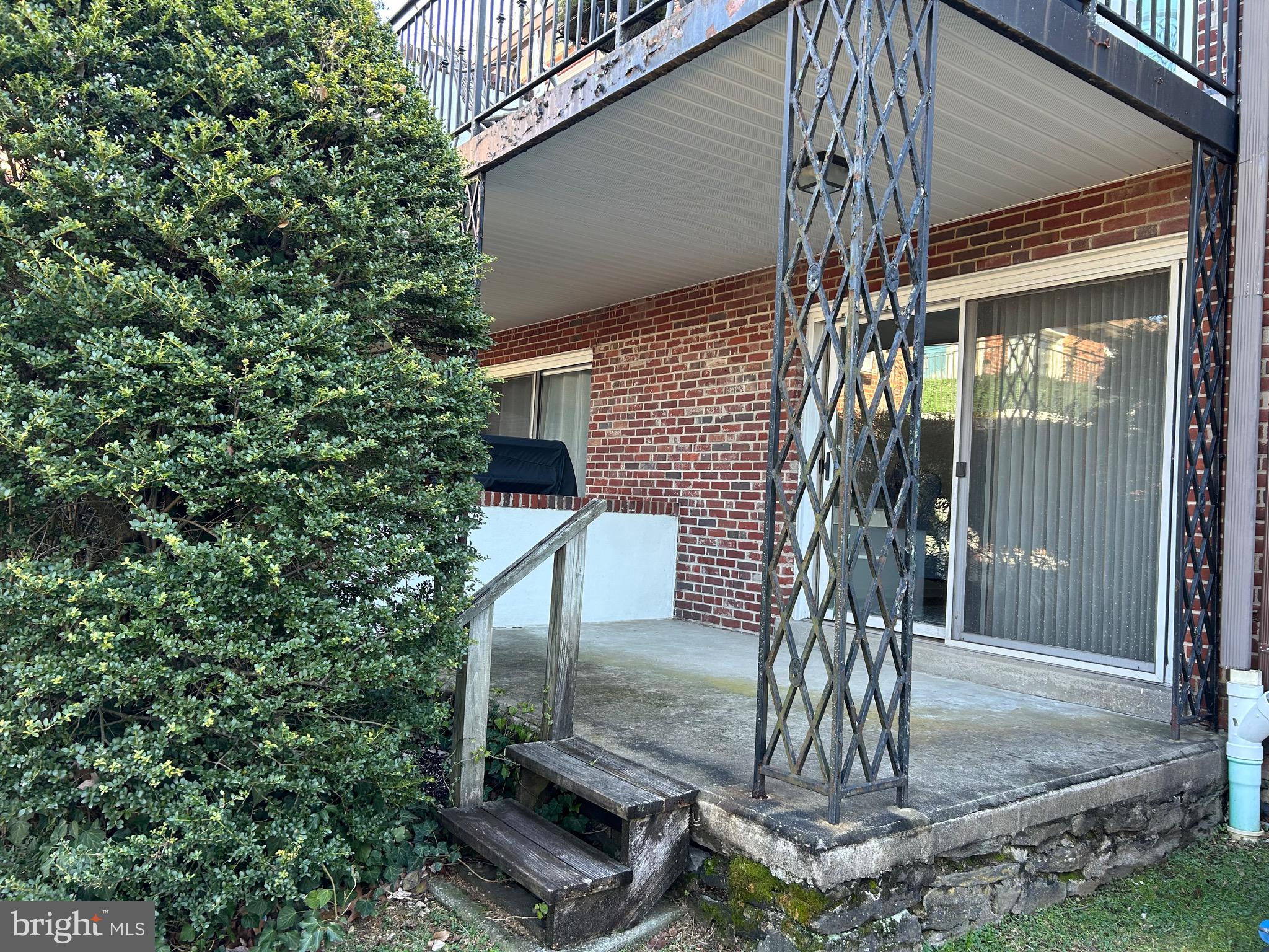 MAYFLOWER SQUARE - Residential