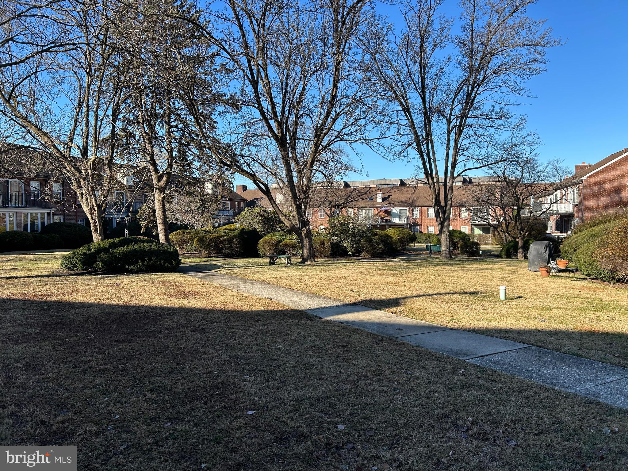 MAYFLOWER SQUARE - Residential