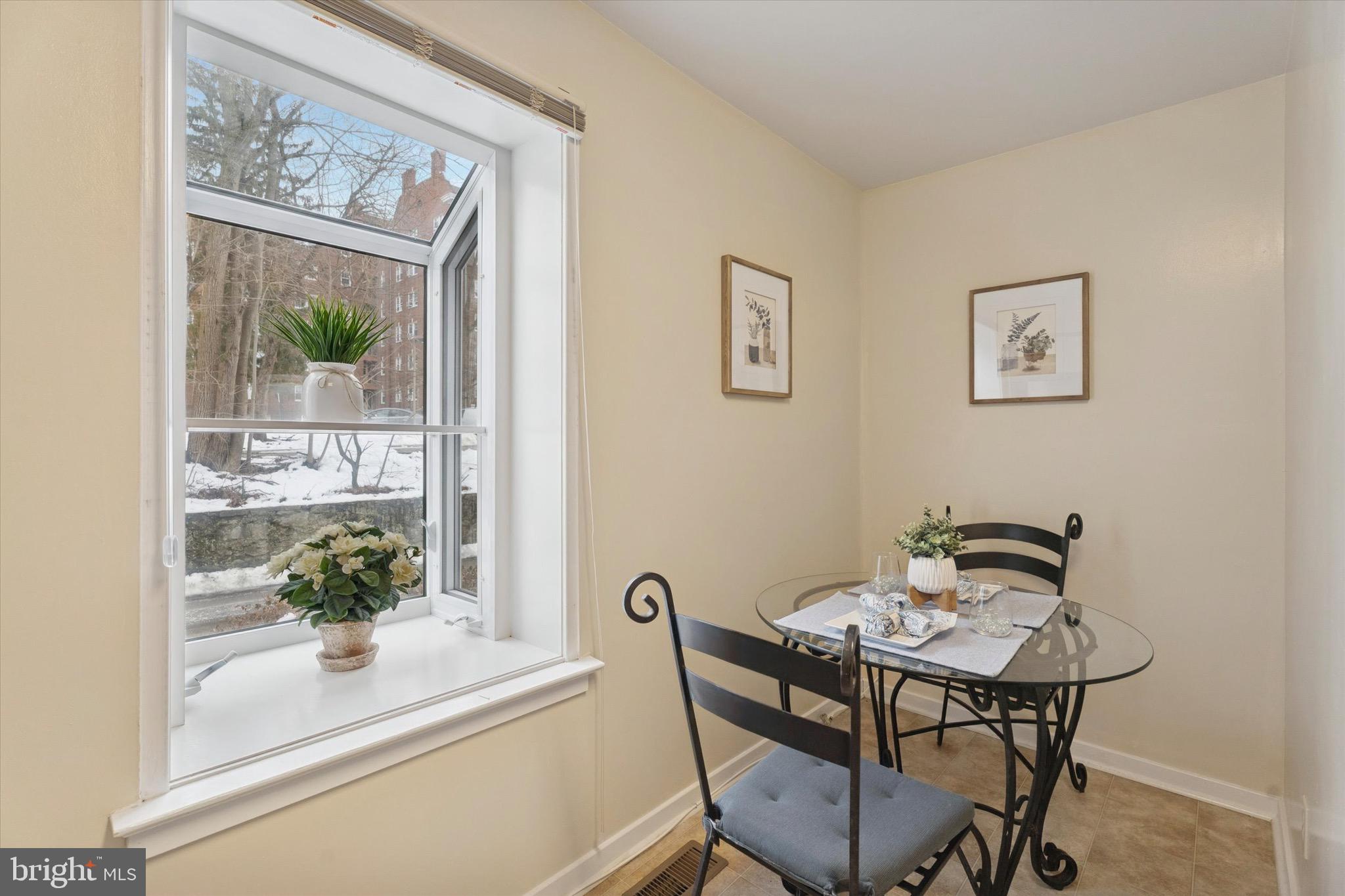 MAYFLOWER SQUARE - Residential