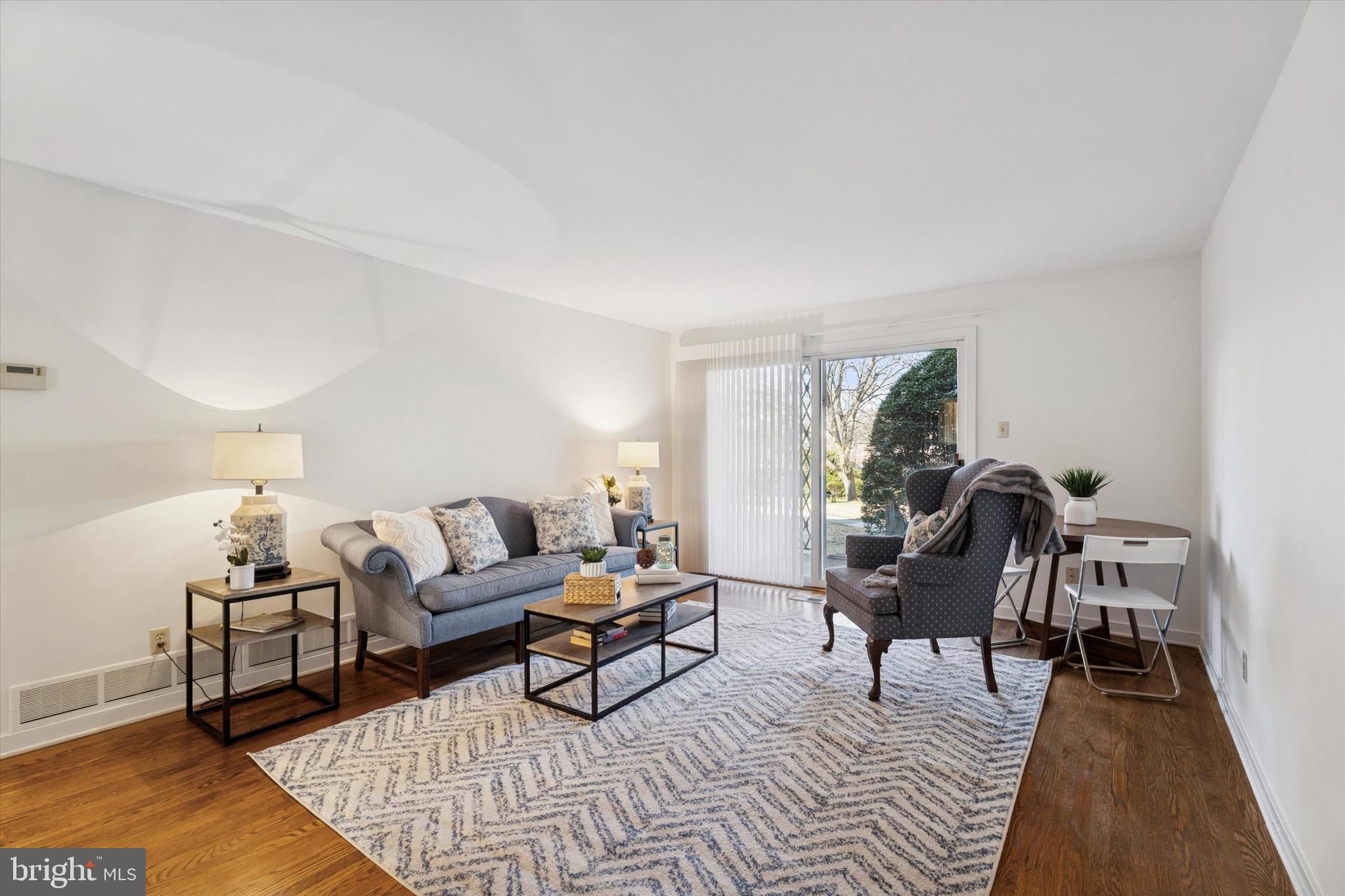 922 W MONTGOMERY AVENUE C2