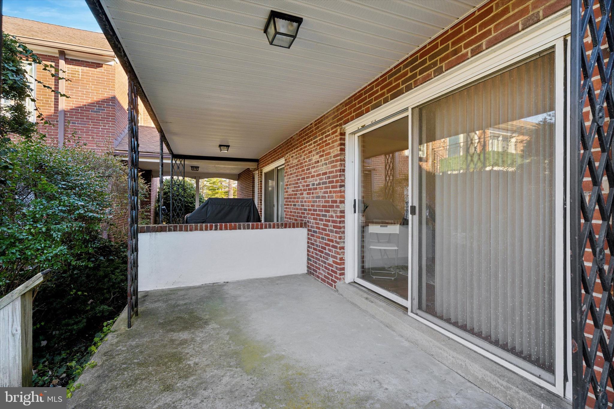 MAYFLOWER SQUARE - Residential