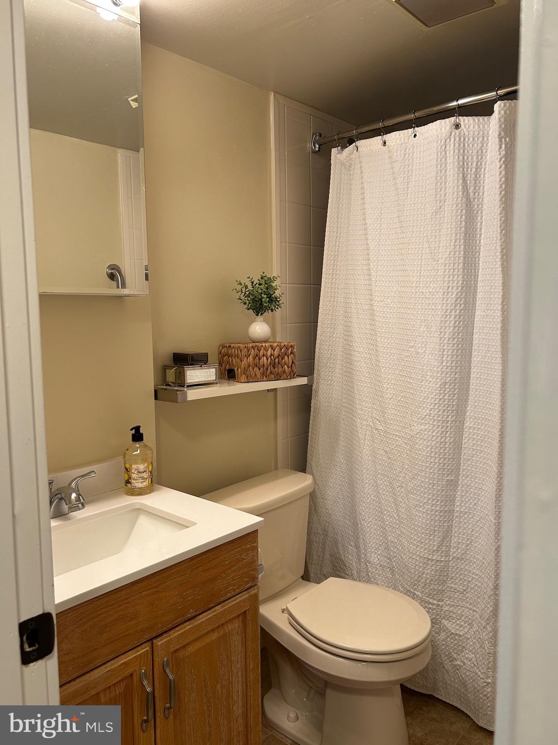 MAYFLOWER SQUARE - Residential