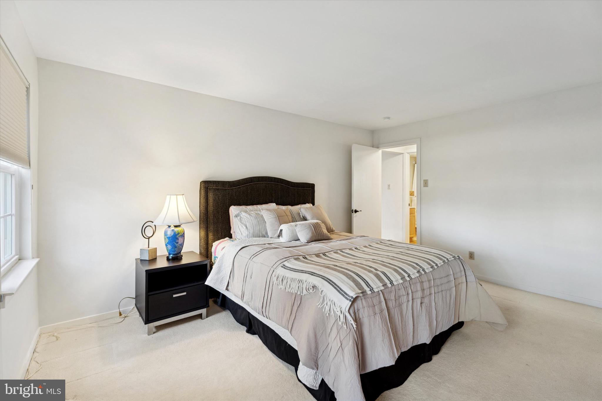 MAYFLOWER SQUARE - Residential