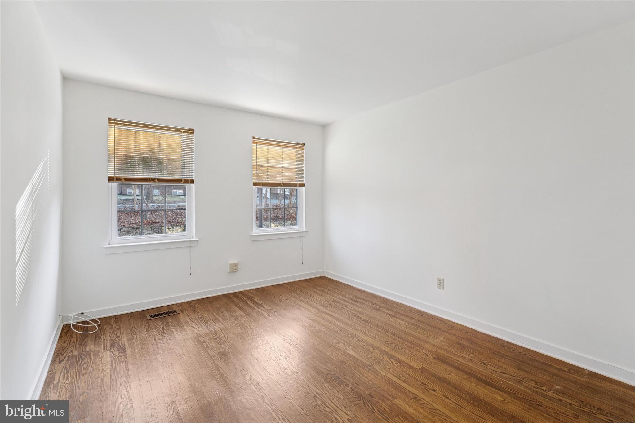 MAYFLOWER SQUARE - Residential