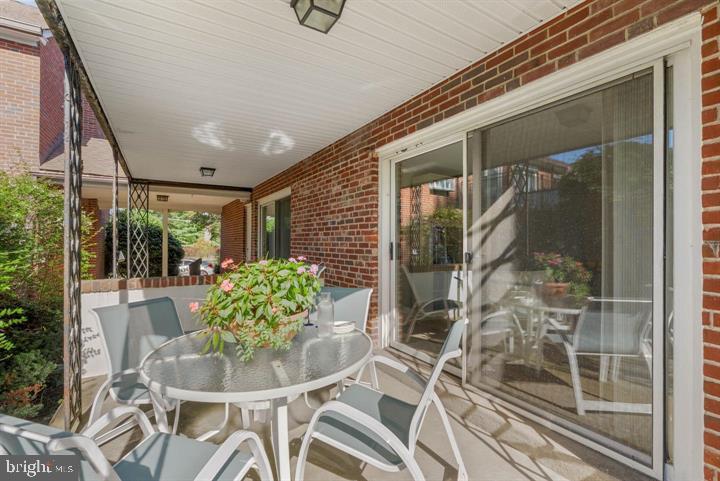 MAYFLOWER SQUARE - Residential