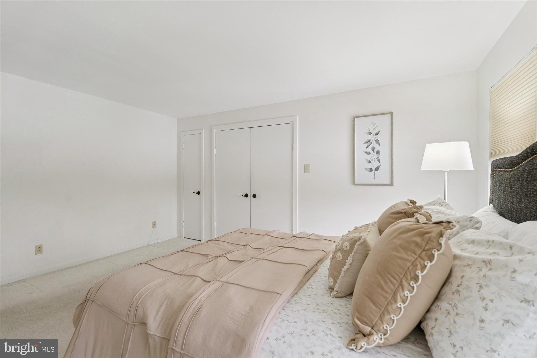 MAYFLOWER SQUARE - Residential