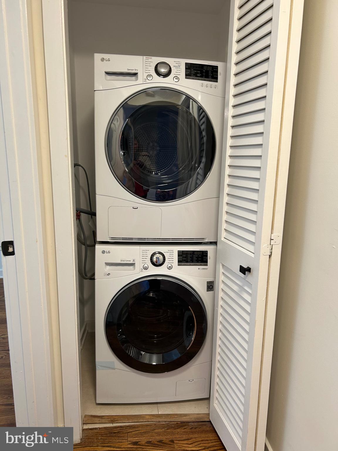 MAYFLOWER SQUARE - Residential