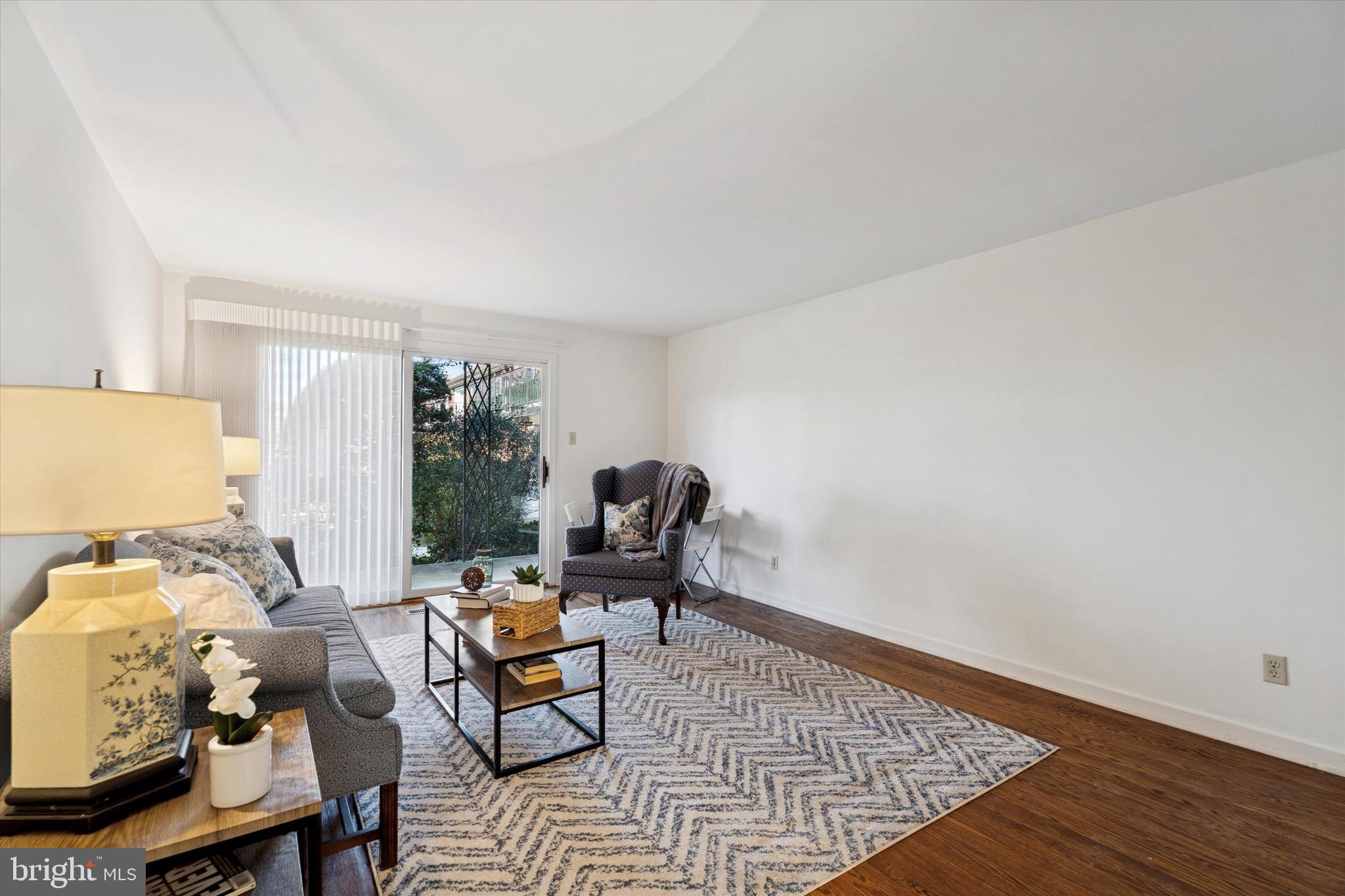 922 W MONTGOMERY AVENUE C2