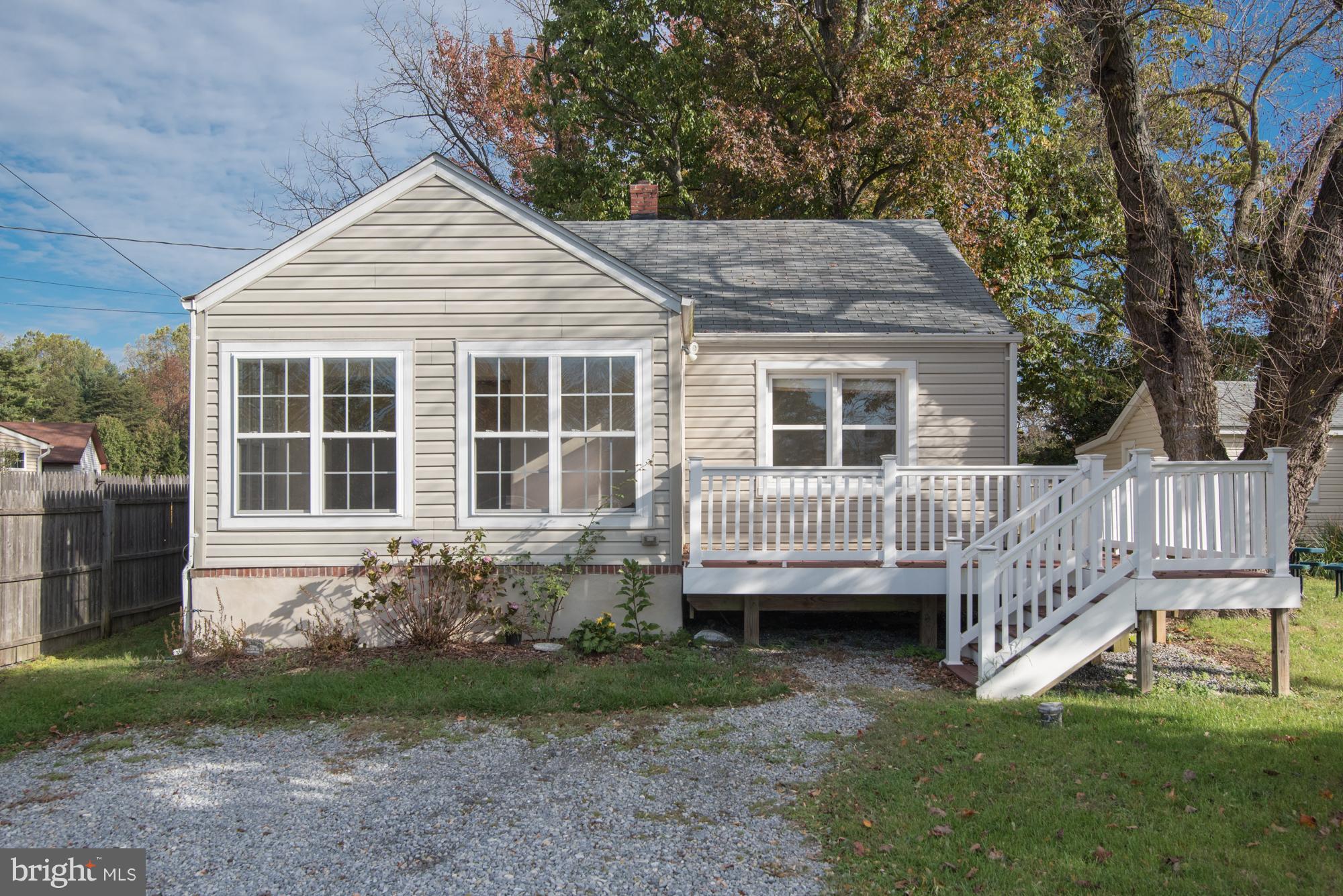 EDGEWATER - Residential Lease