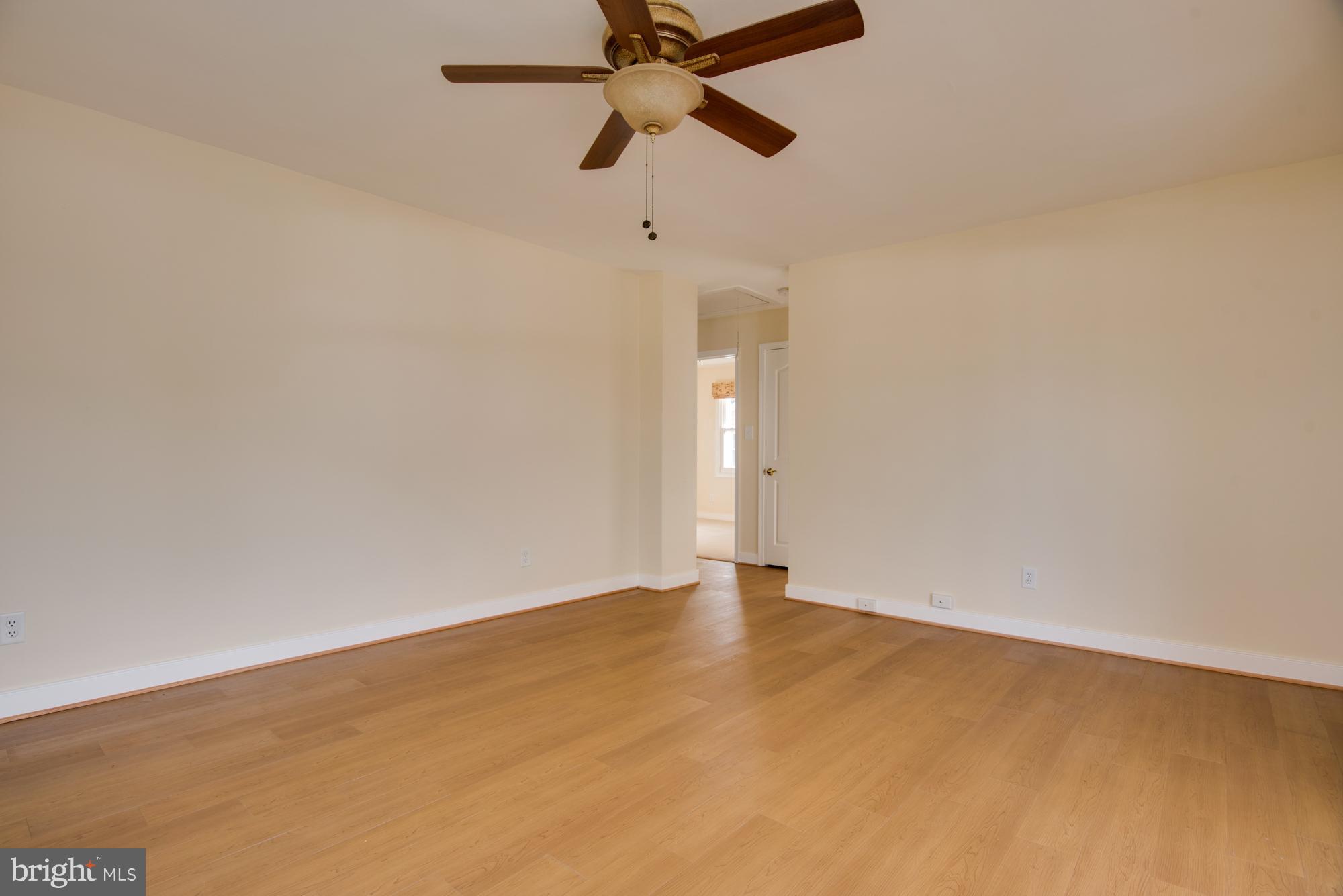 EDGEWATER - Residential Lease