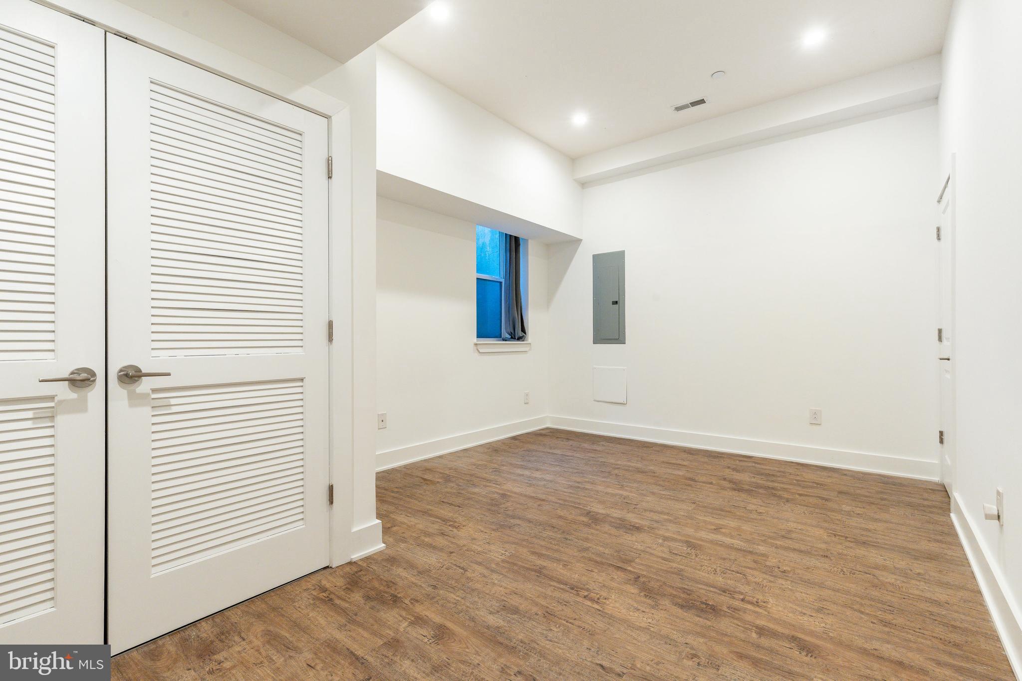 OLDE KENSINGTON - Residential