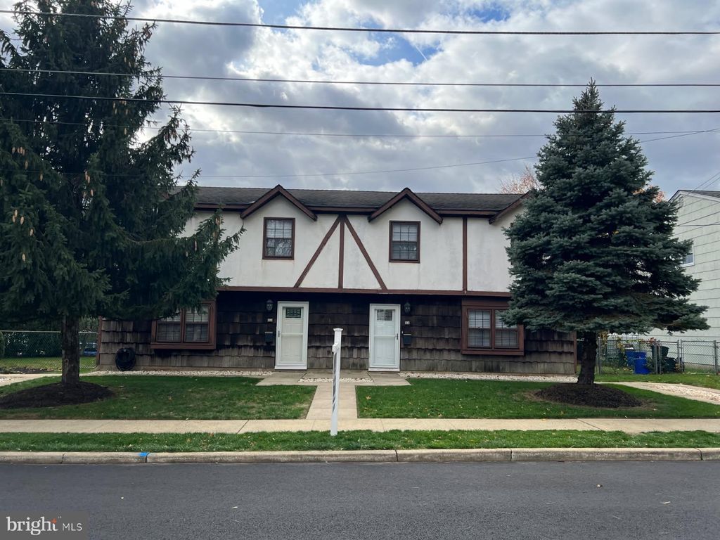 Photo of 8 Reade Street, JAMESBURG, NJ 08831 (MLS # NJMX2010754)