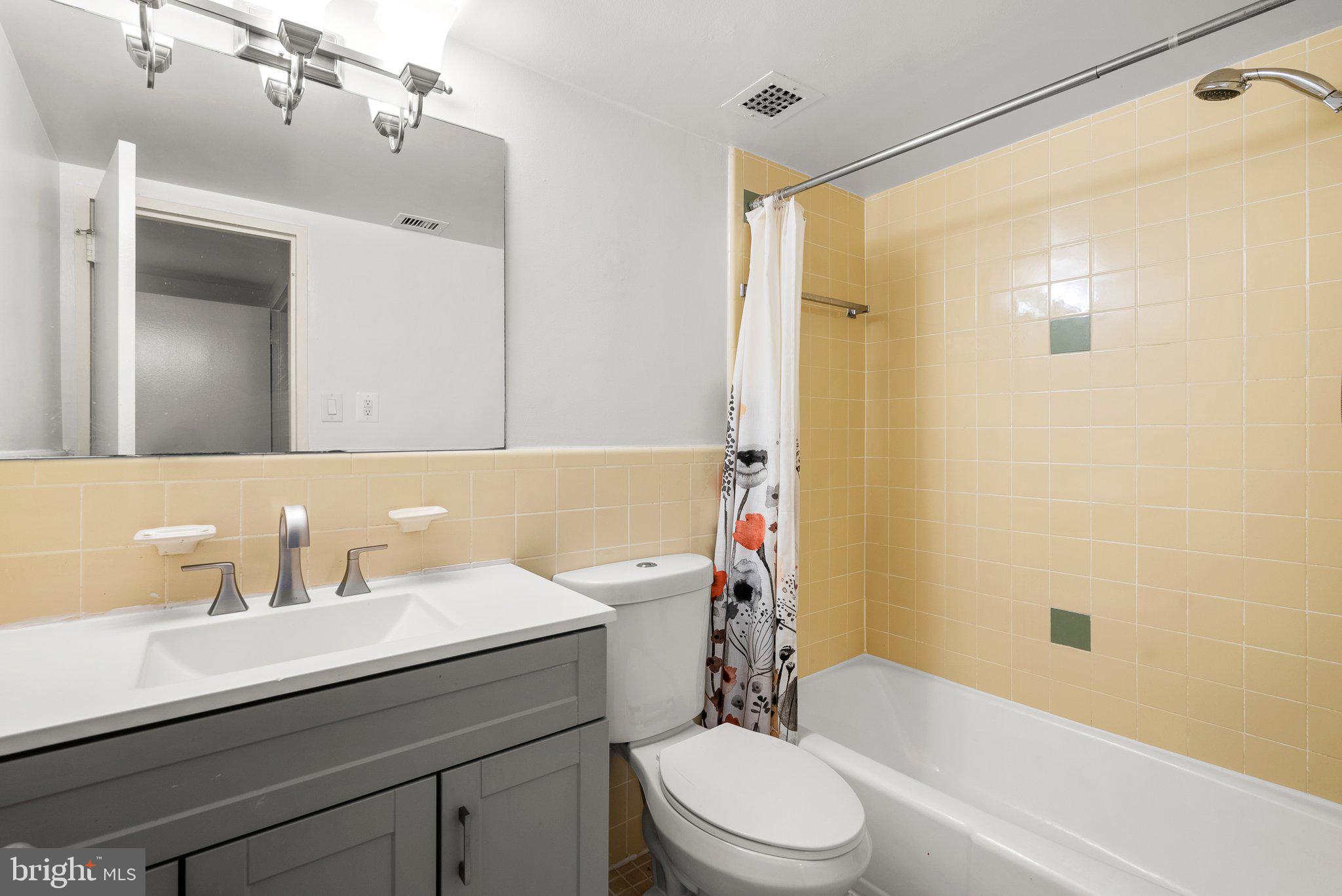 WHITEHALL - Residential