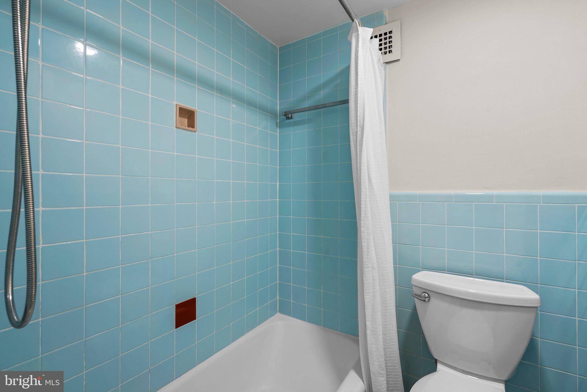 WHITEHALL - Residential