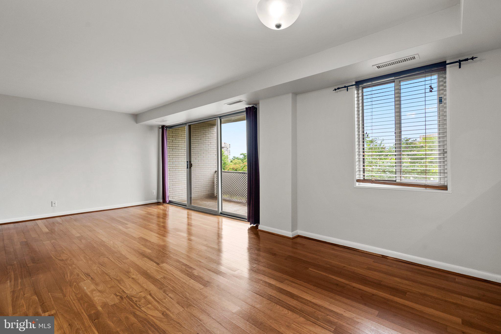 WHITEHALL - Residential