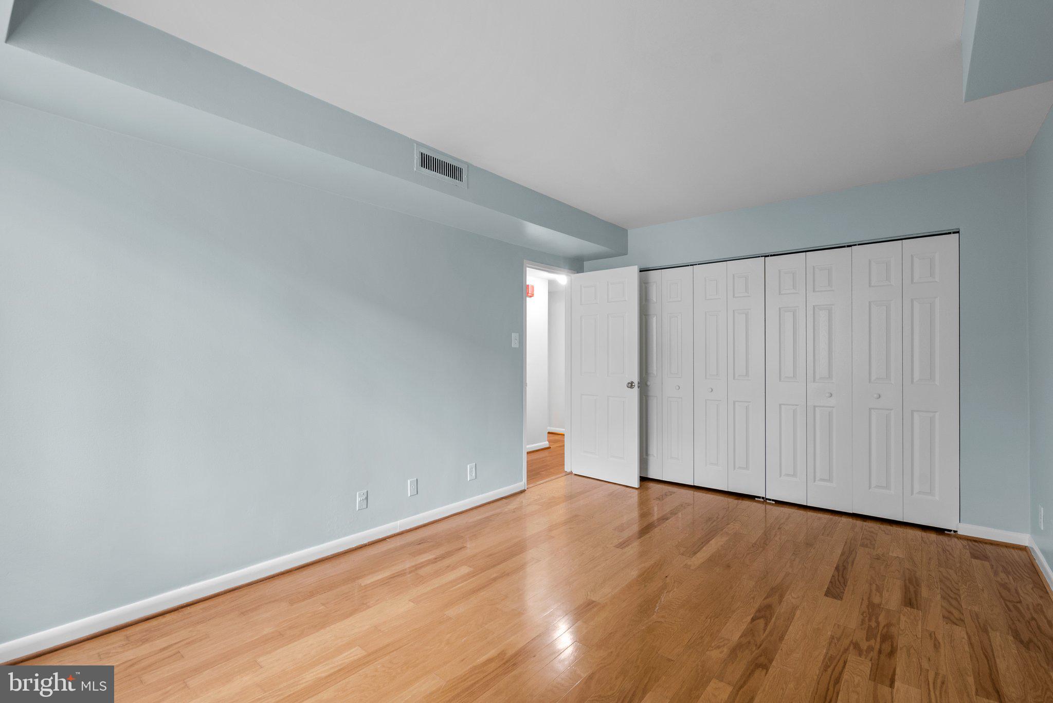 WHITEHALL - Residential