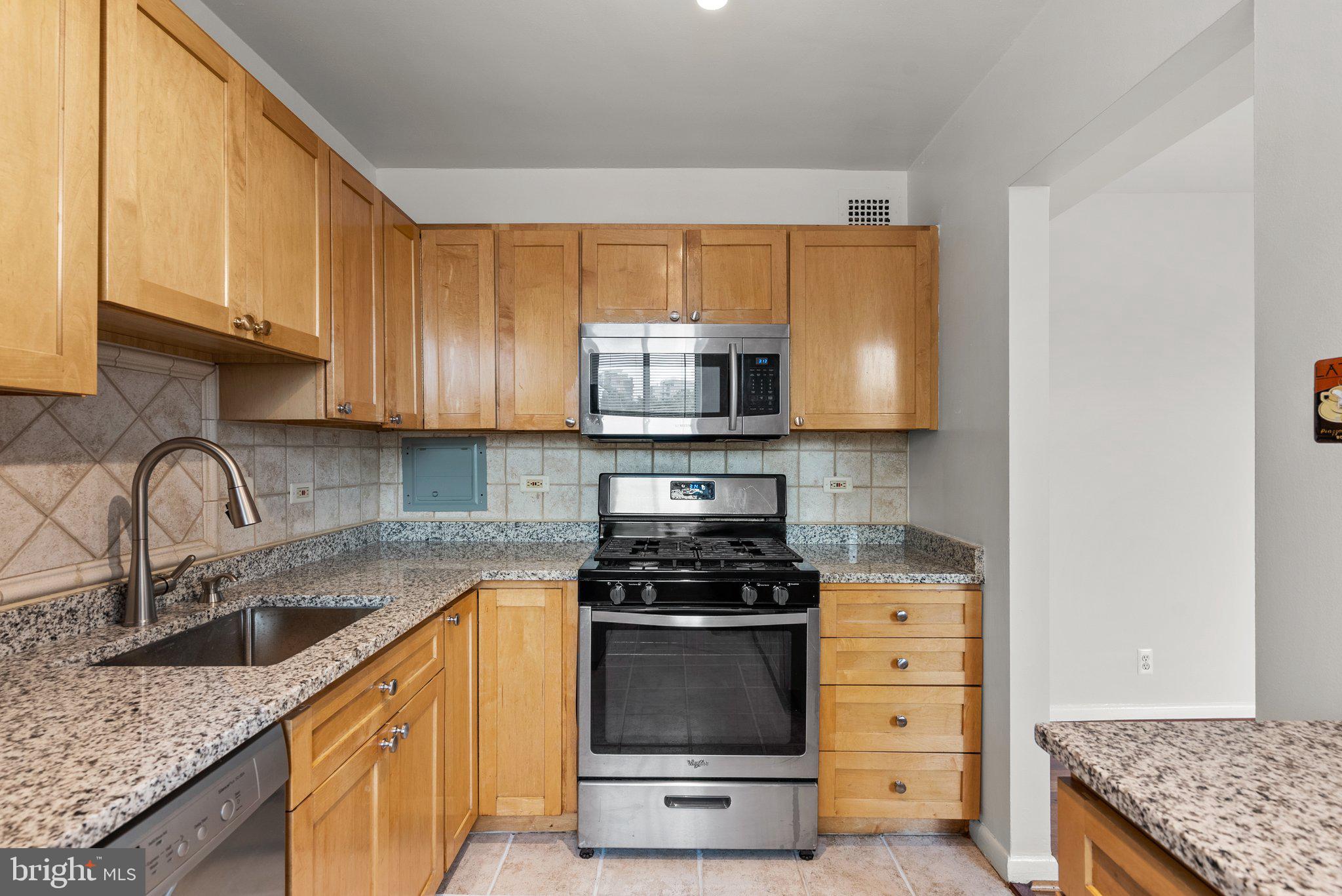 WHITEHALL - Residential