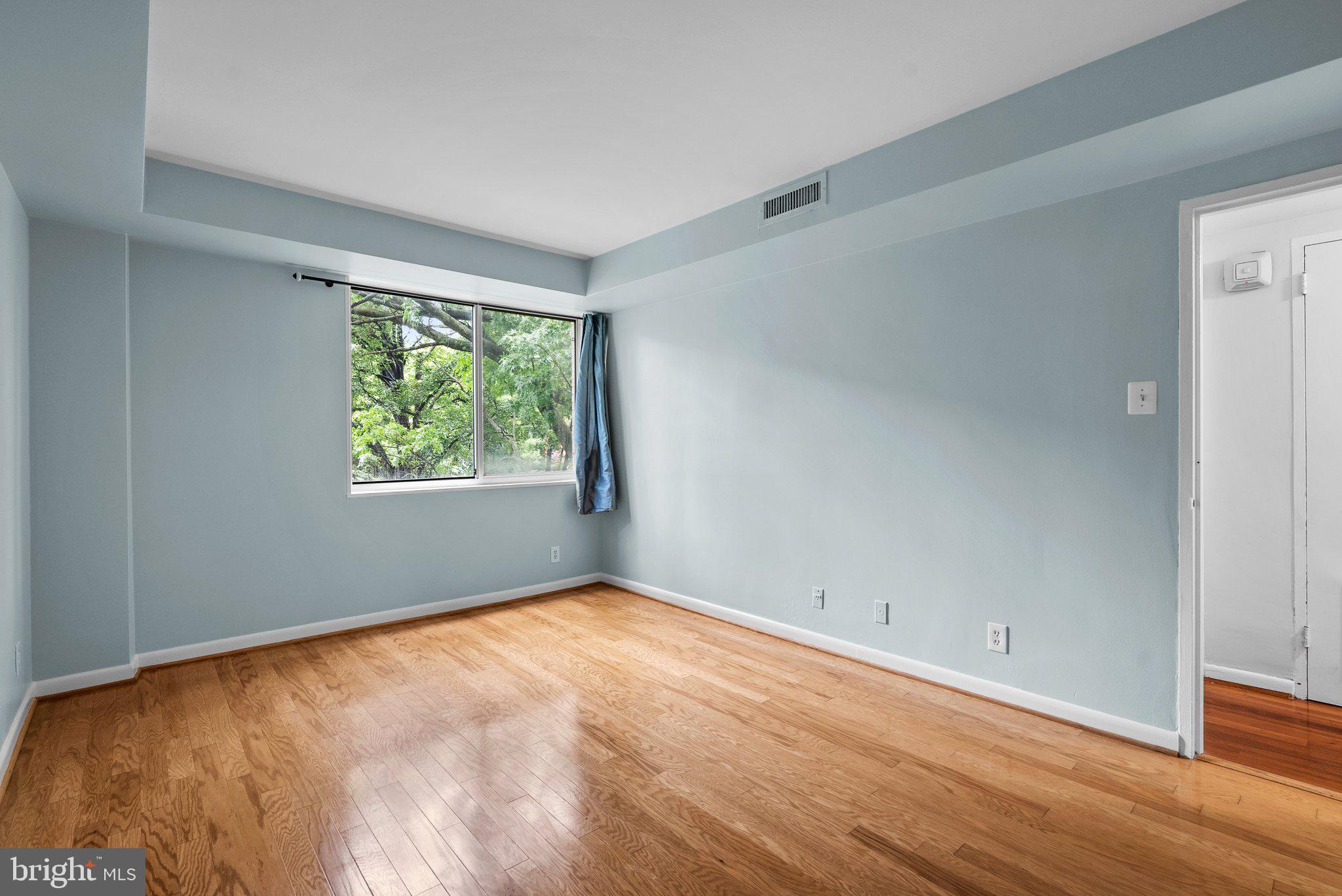 WHITEHALL - Residential