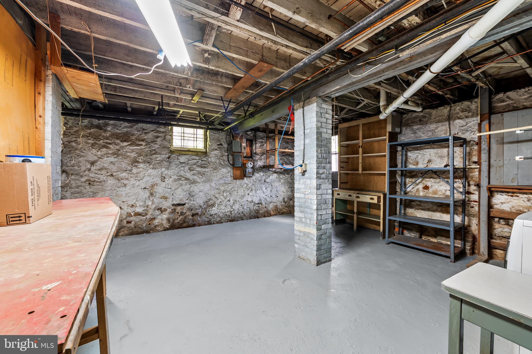 ROLAND PARK - Residential