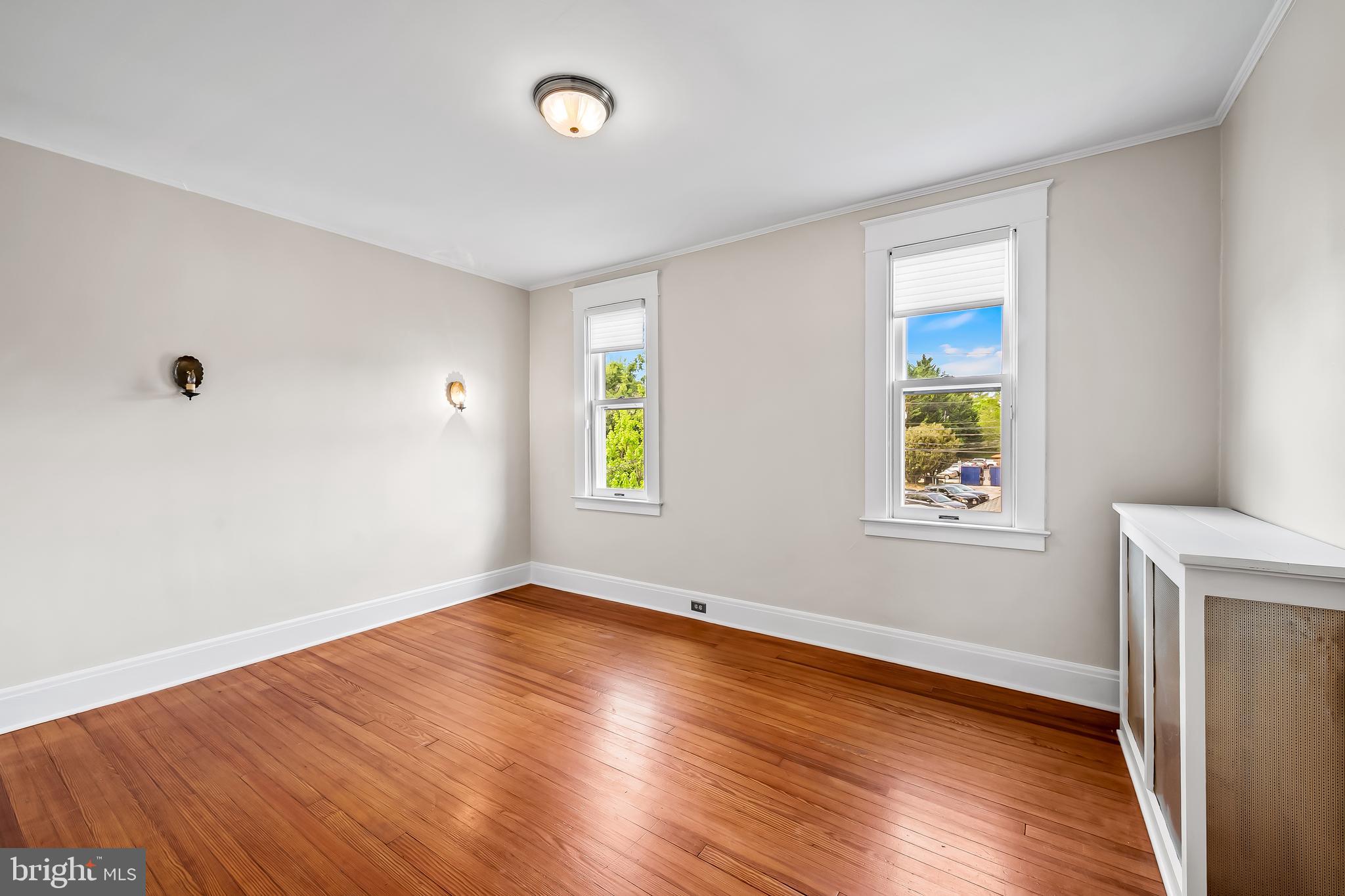 ROLAND PARK - Residential