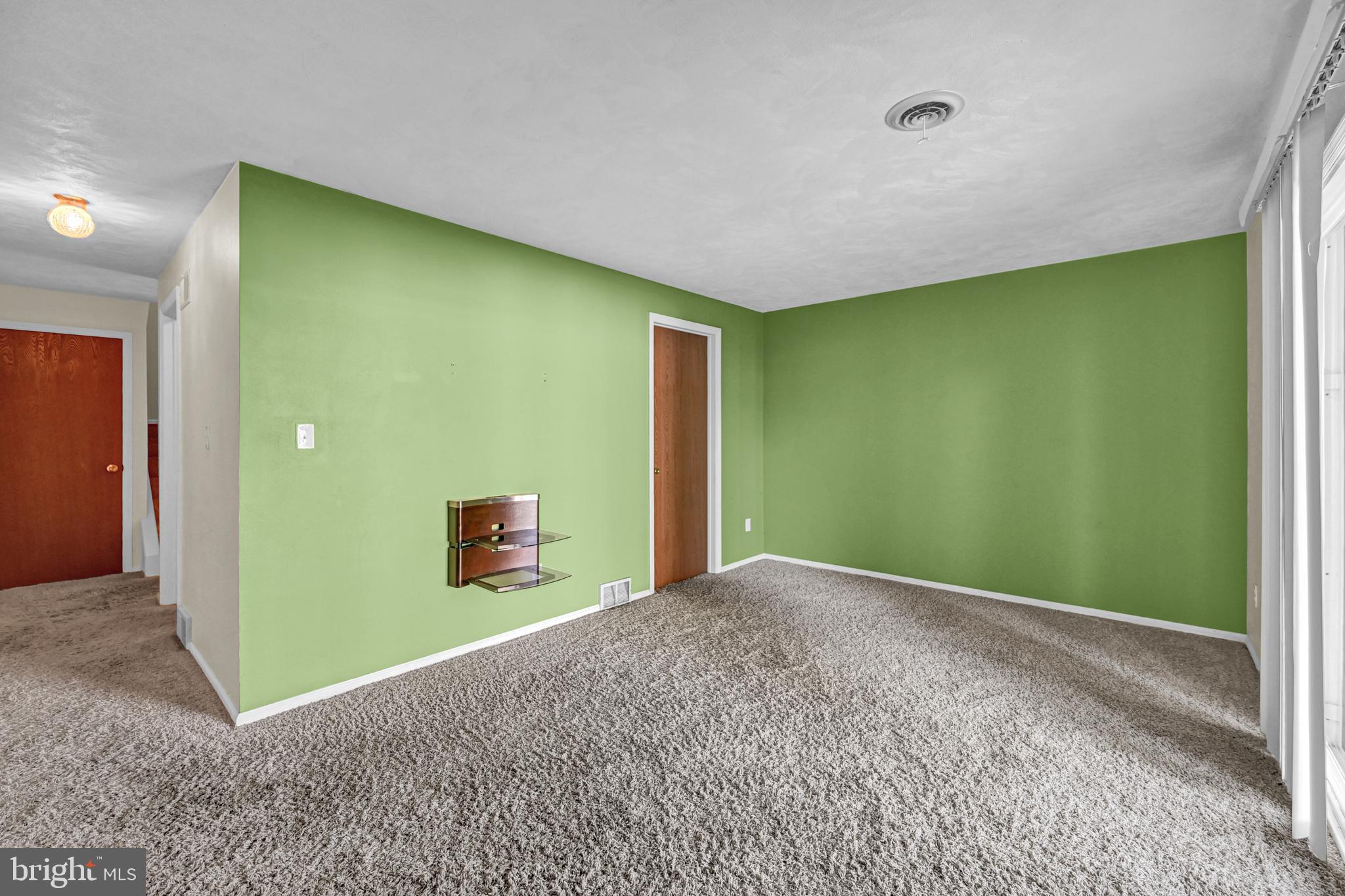 WESTLYN CONDOS - Residential
