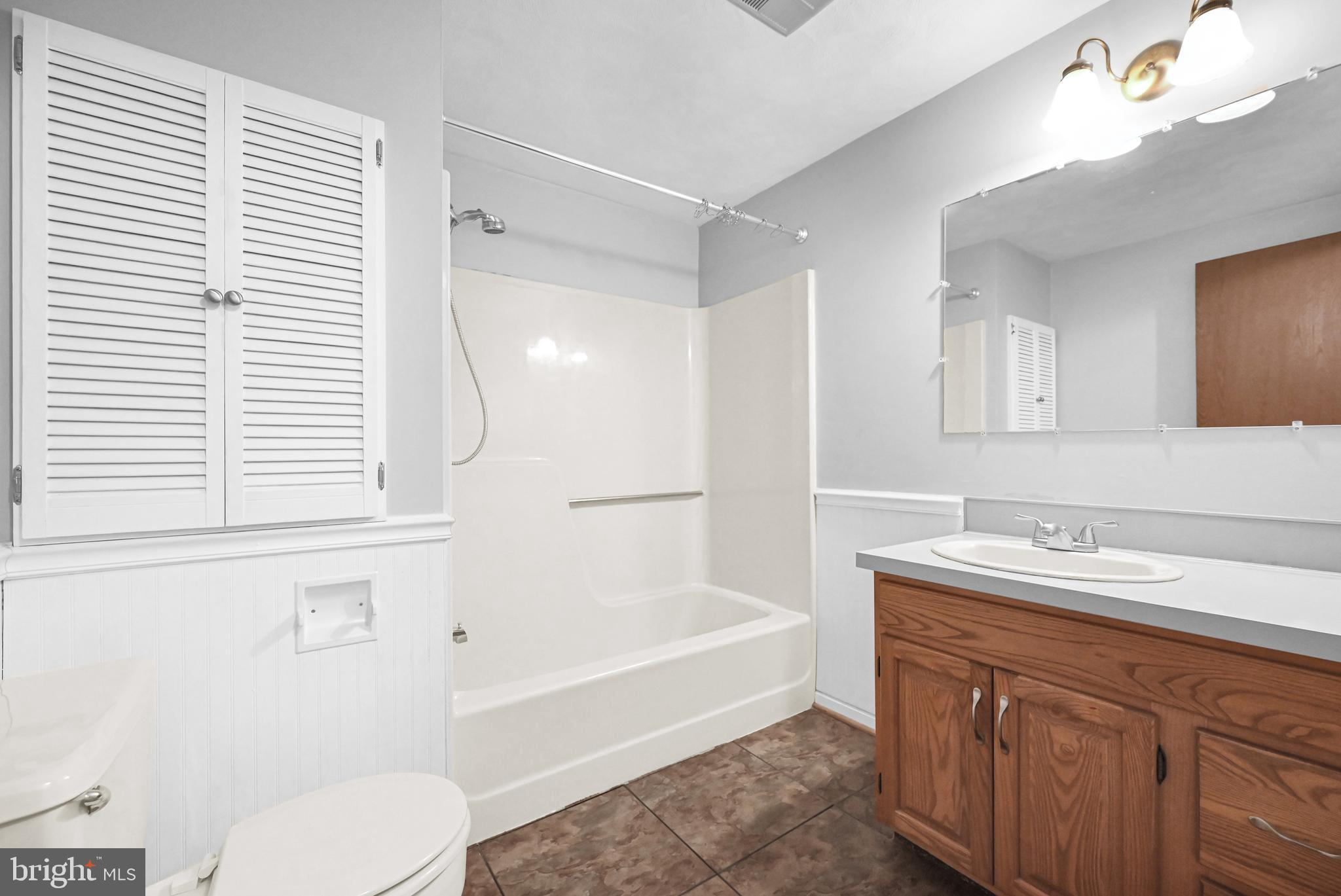 WESTLYN CONDOS - Residential