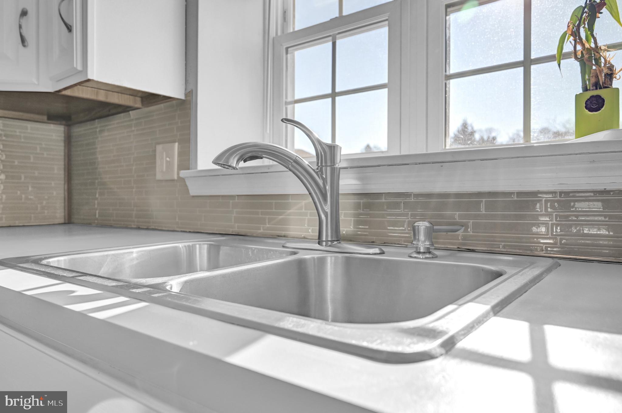 WESTLYN CONDOS - Residential