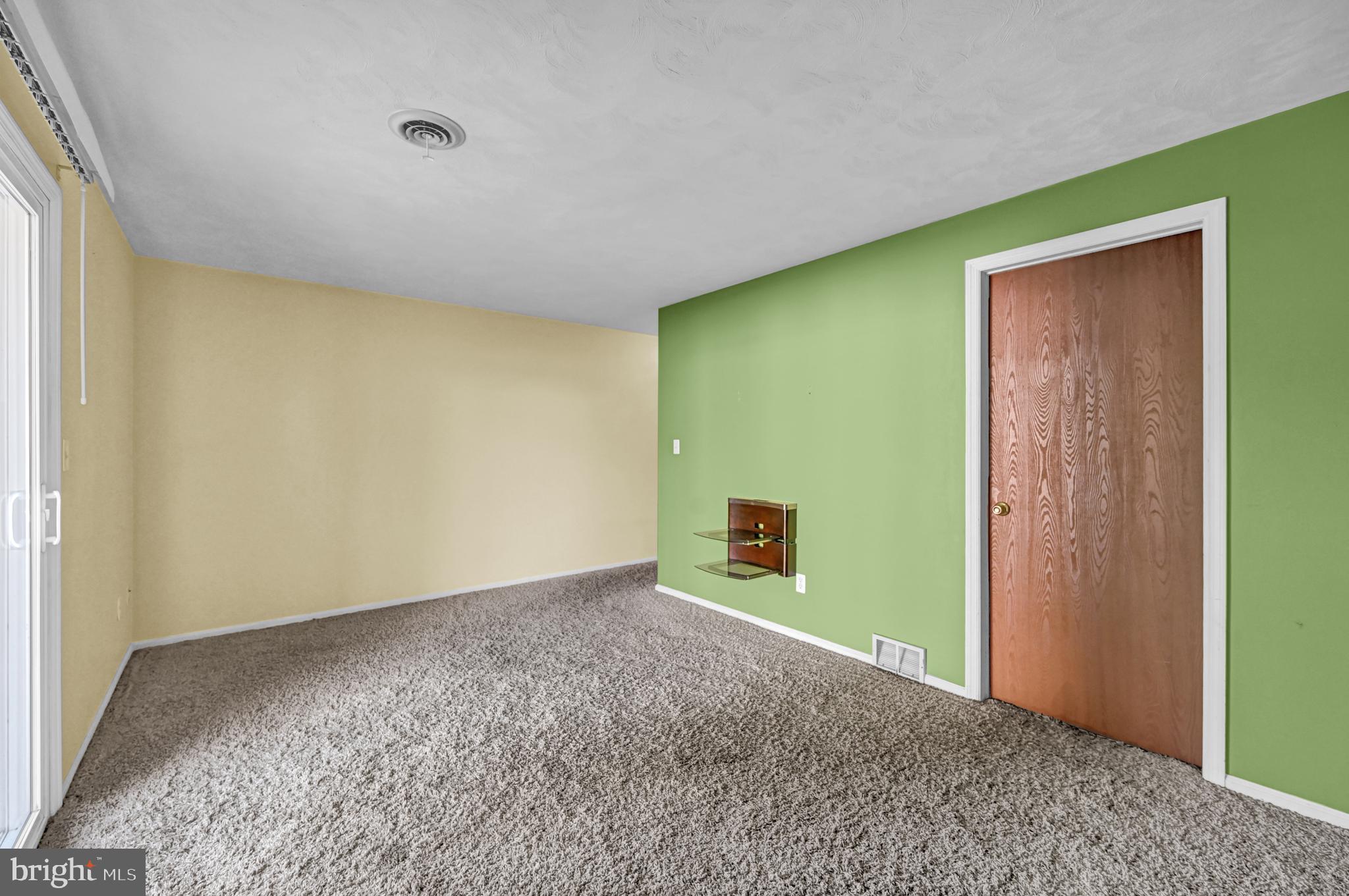 WESTLYN CONDOS - Residential