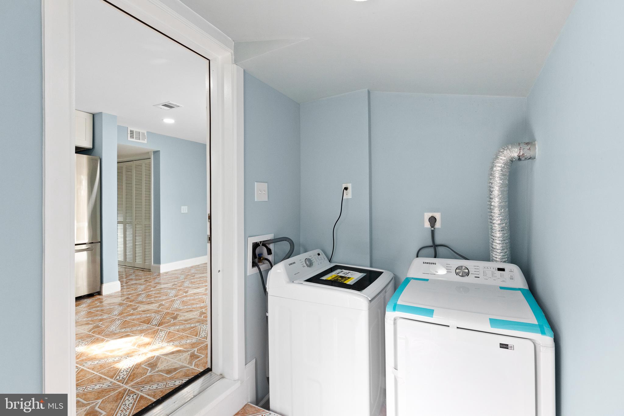 MT RAINIER- ROGERS 1ST A - Residential