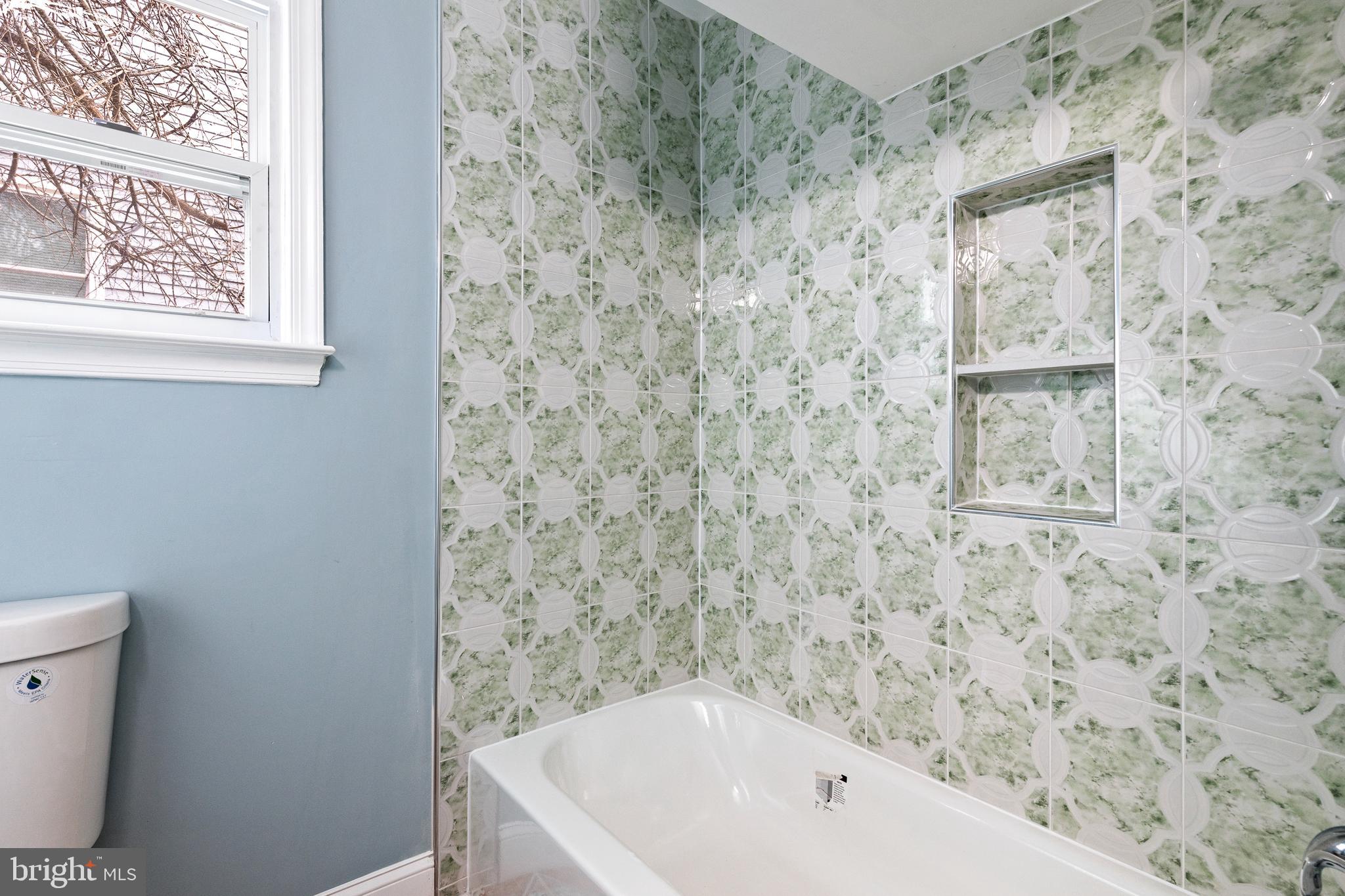 MT RAINIER- ROGERS 1ST A - Residential