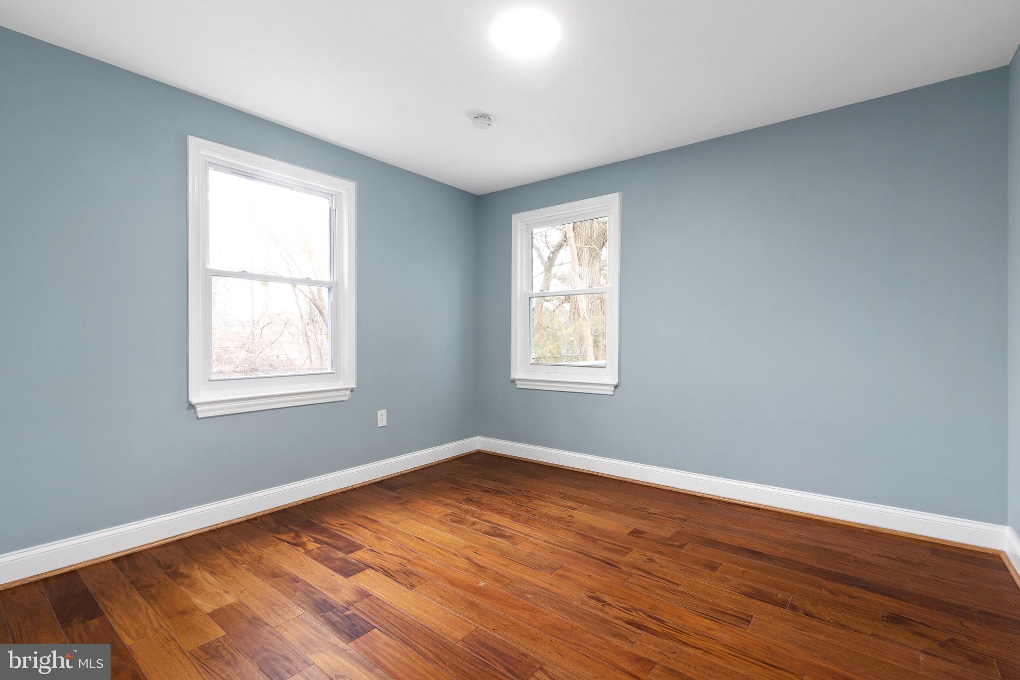 MT RAINIER- ROGERS 1ST A - Residential