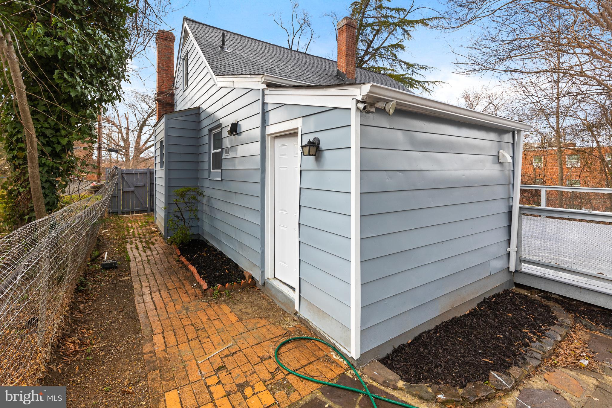 MT RAINIER- ROGERS 1ST A - Residential