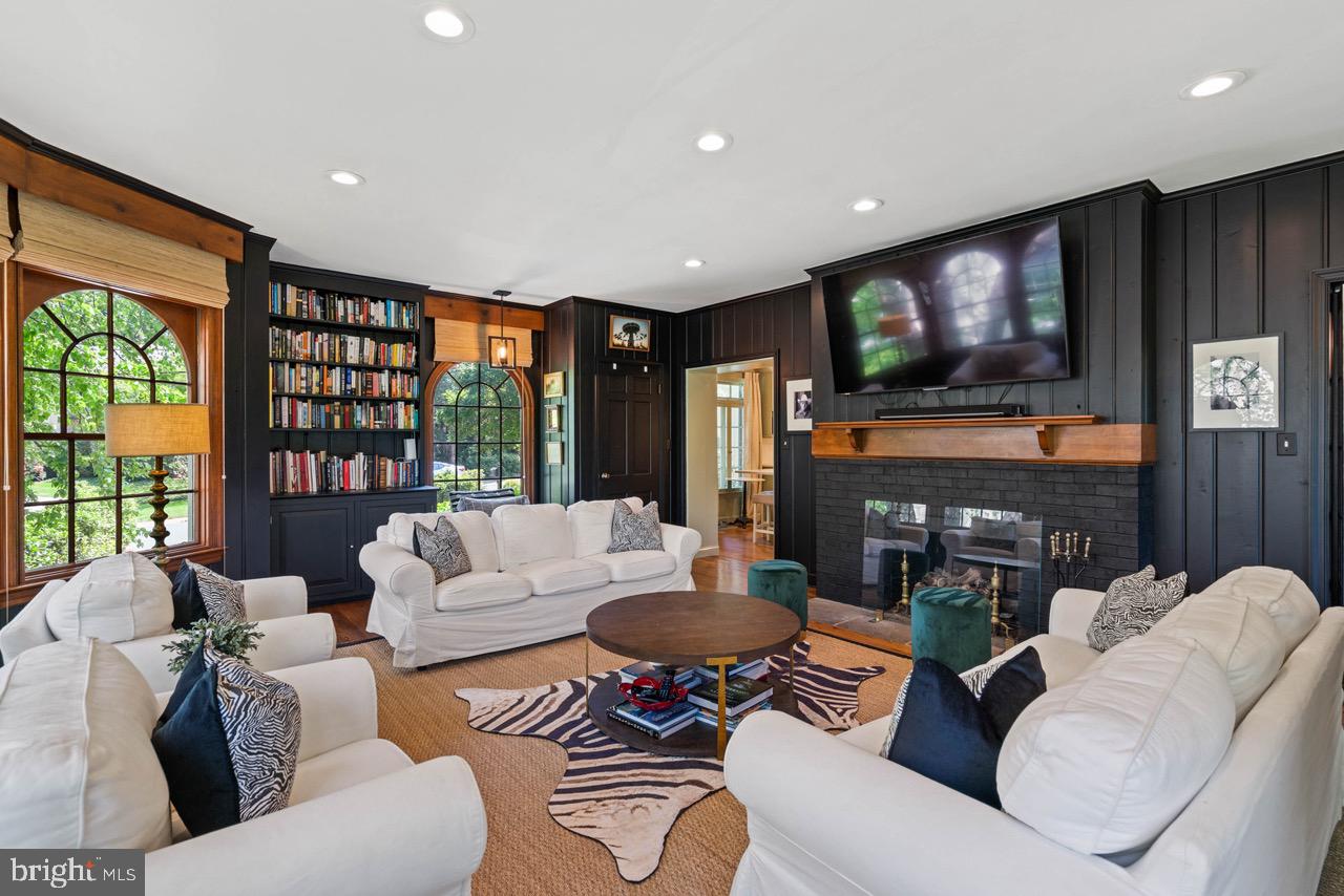 FARMINGTON - Residential