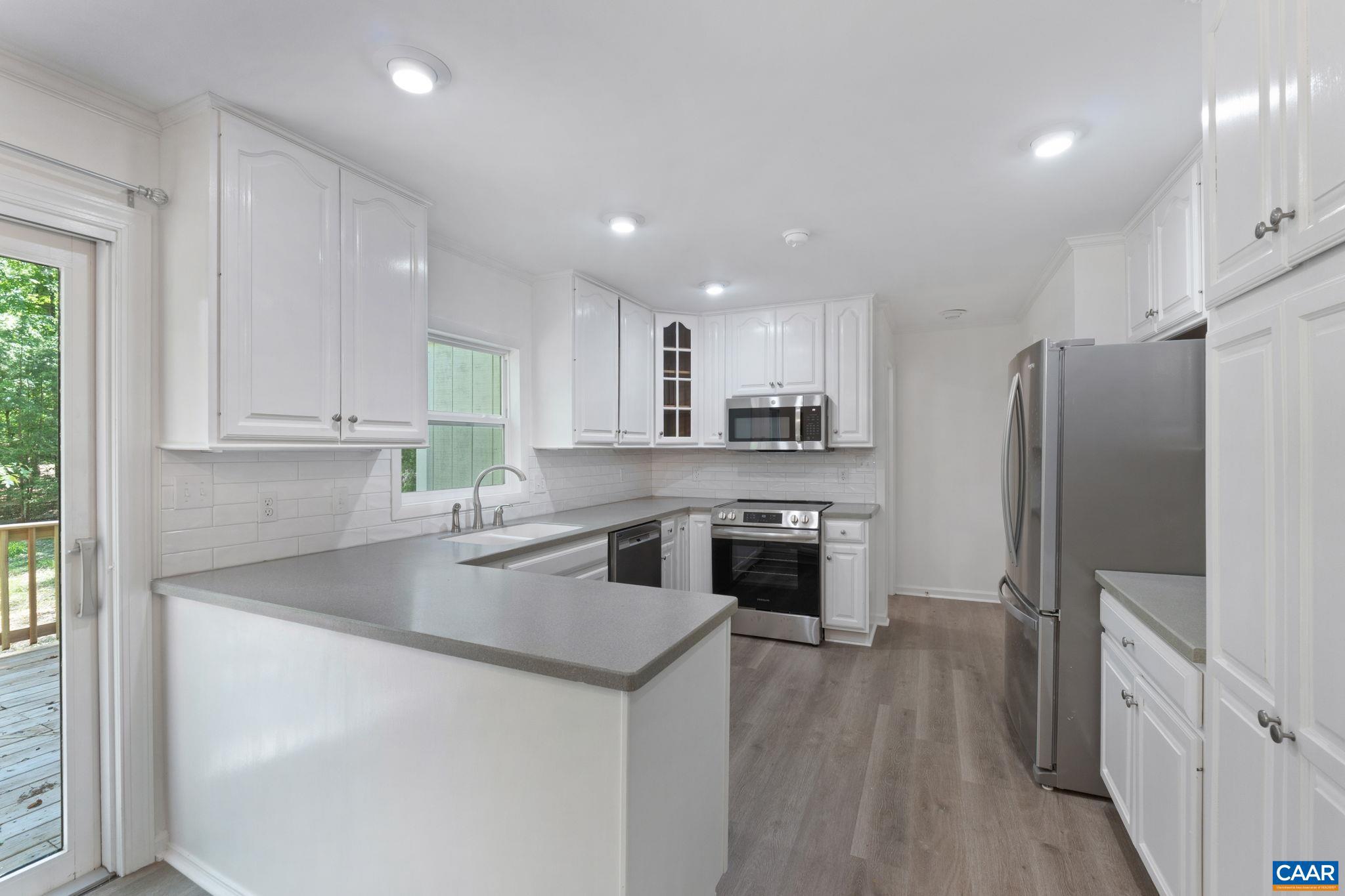 LAKE MONTICELLO - Residential