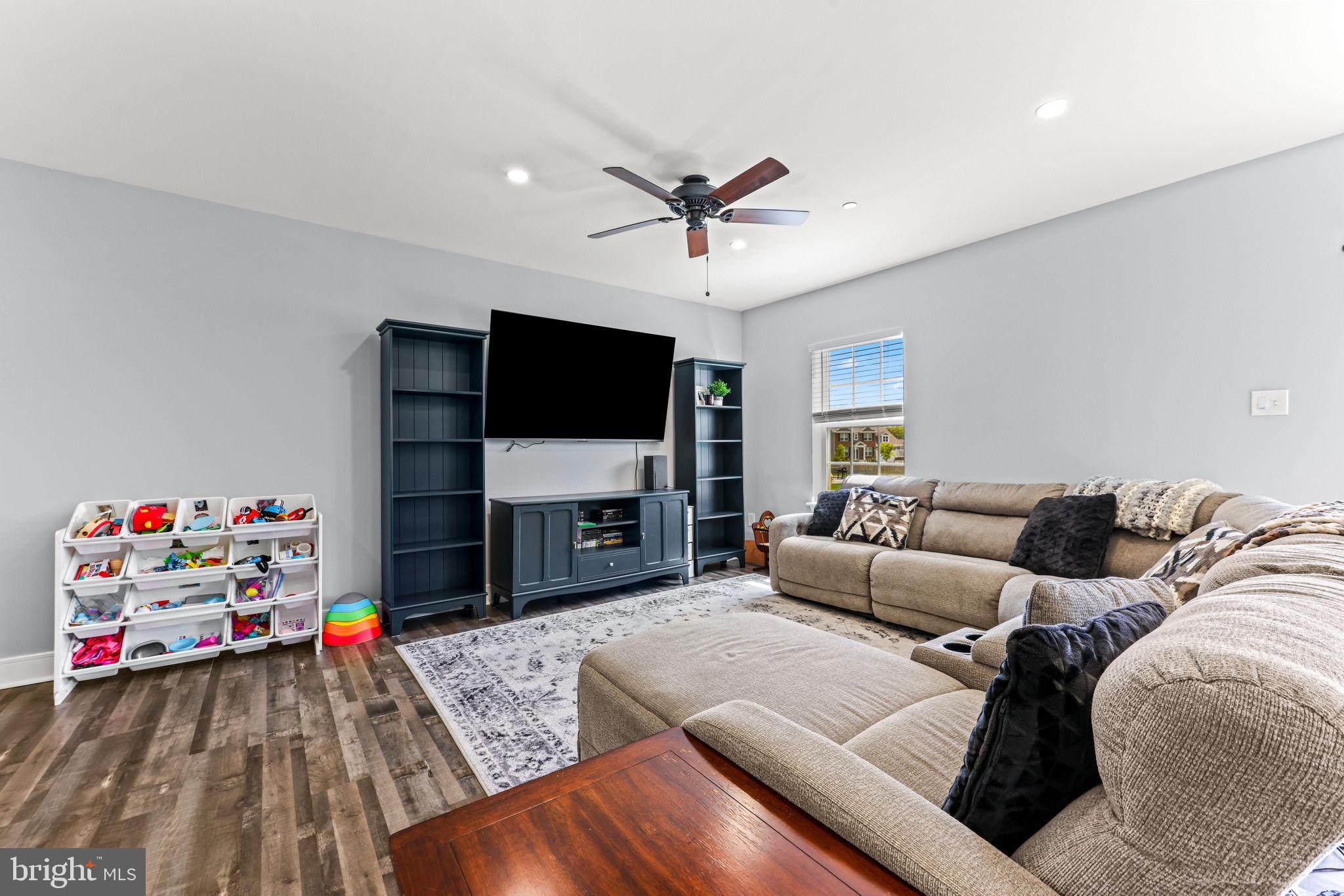 STONEGATE - Residential