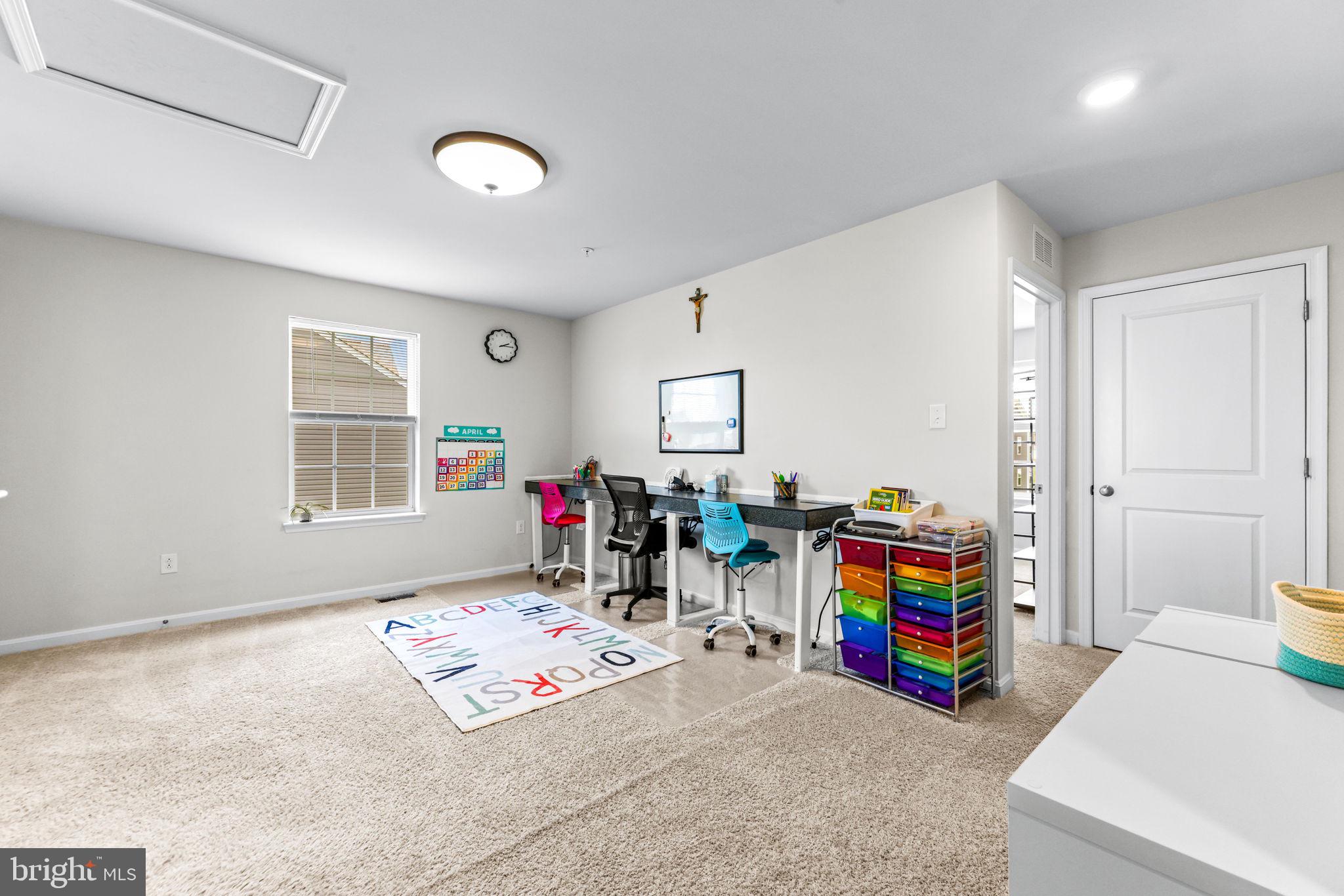 STONEGATE - Residential
